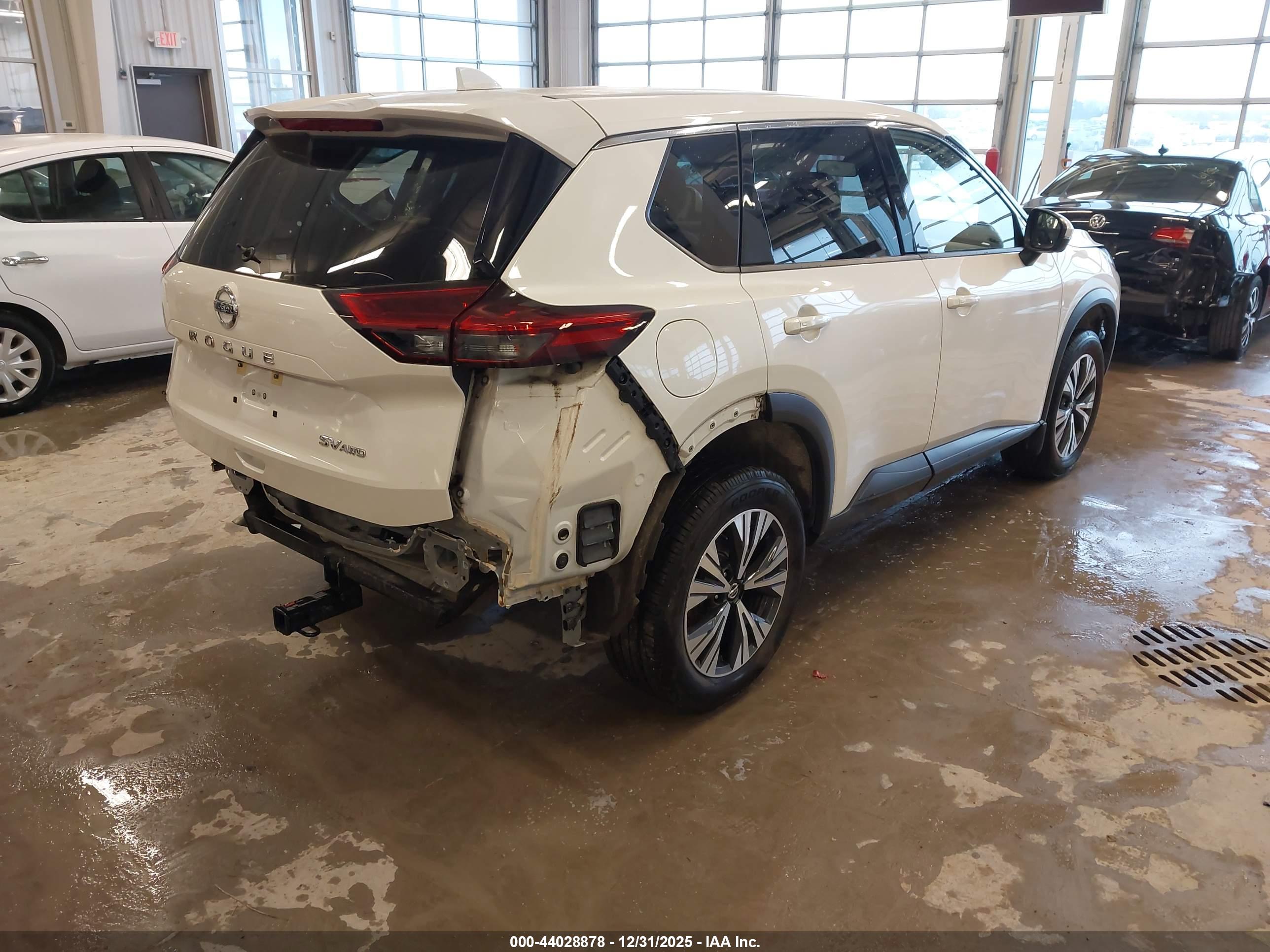 NISSAN ROGUE image 4