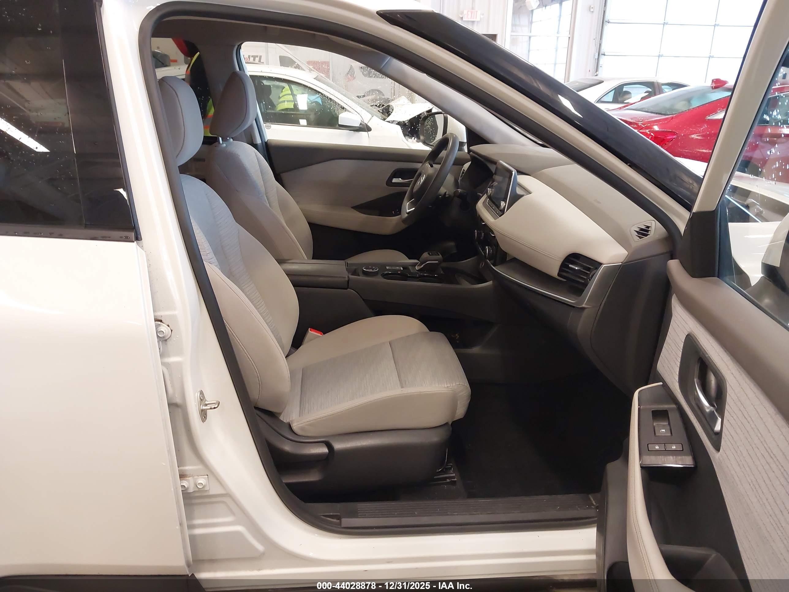 NISSAN ROGUE image 5