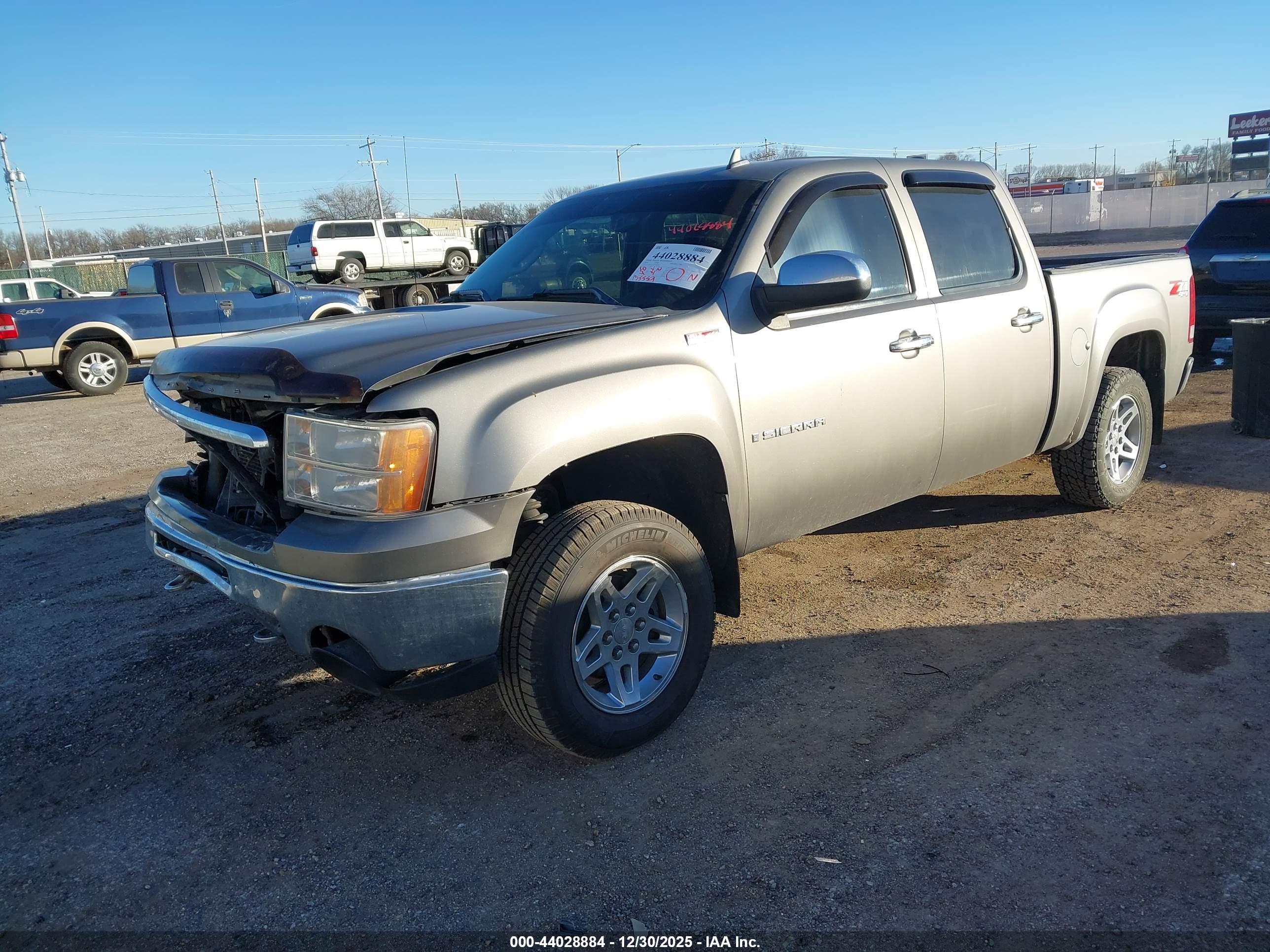 GMC SIERRA image 2