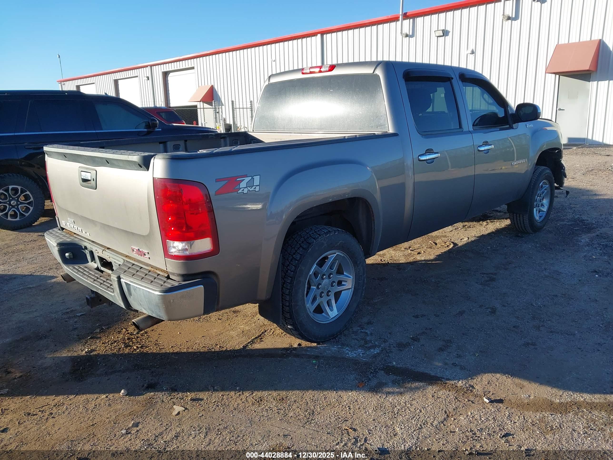 GMC SIERRA image 4