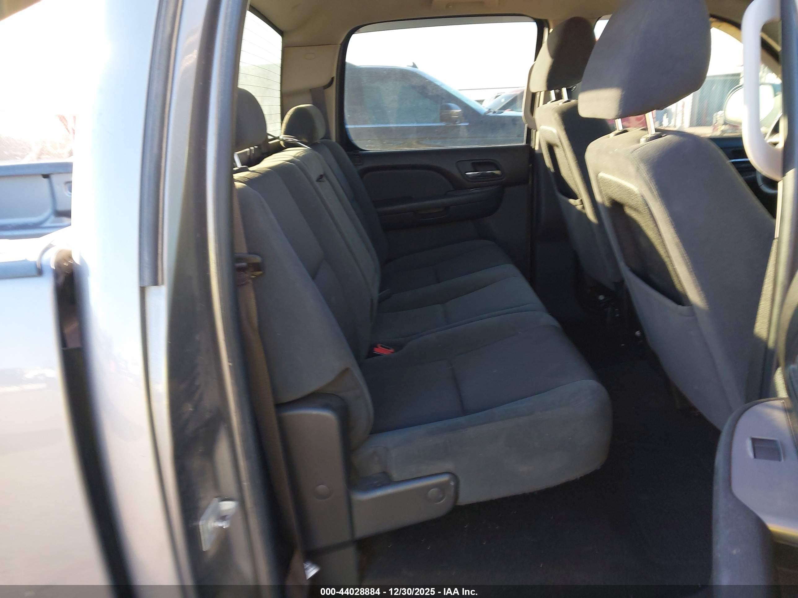 GMC SIERRA image 8