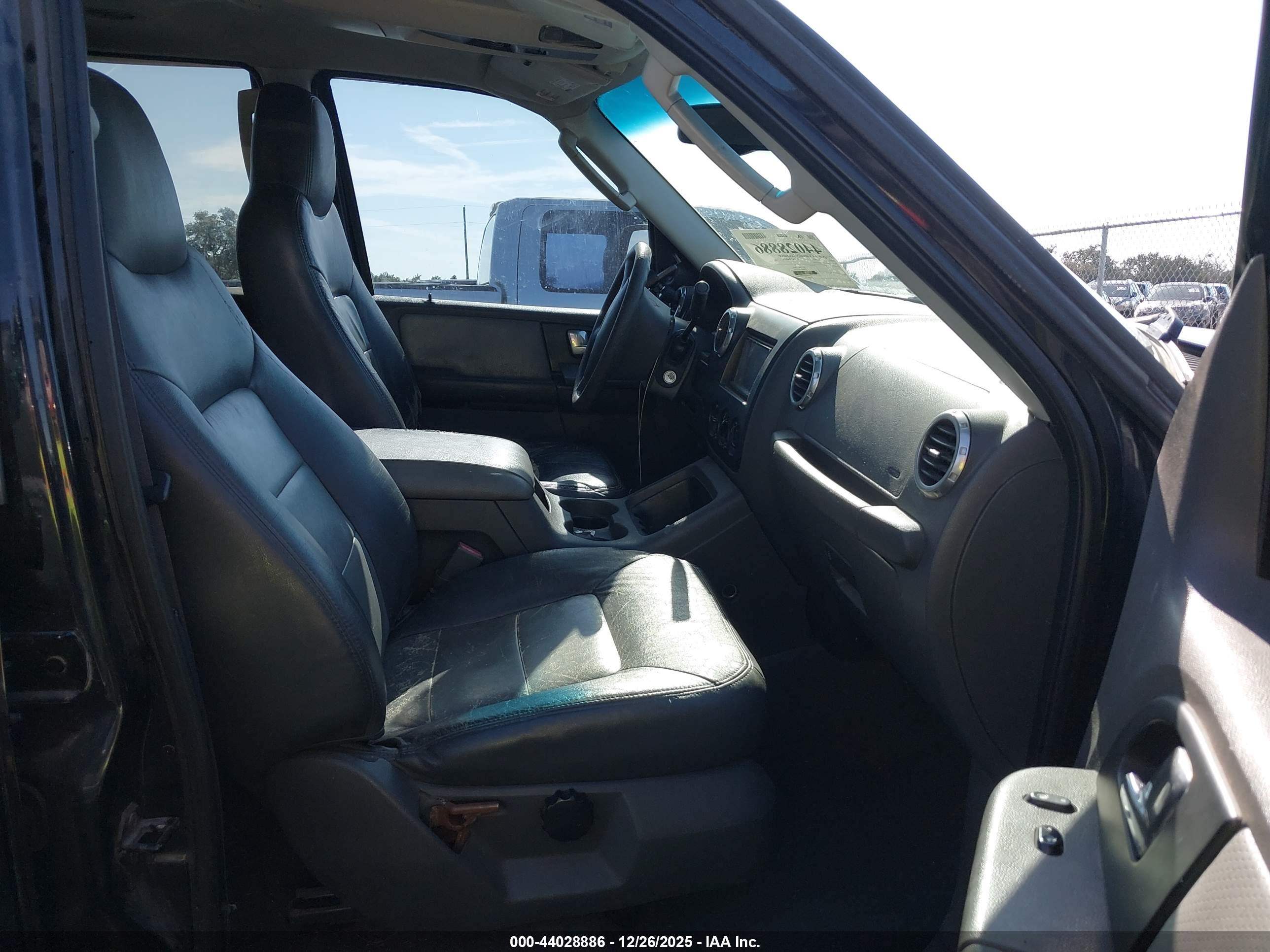 FORD EXPEDITION image 5