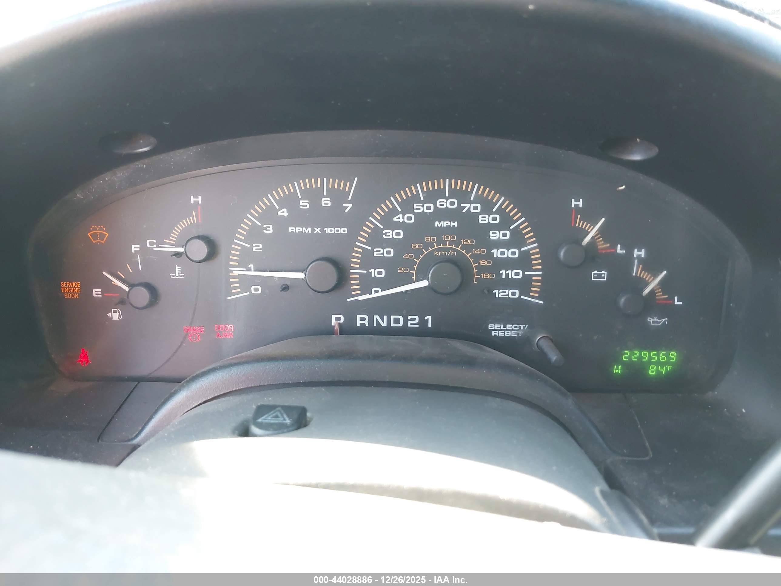 FORD EXPEDITION image 7