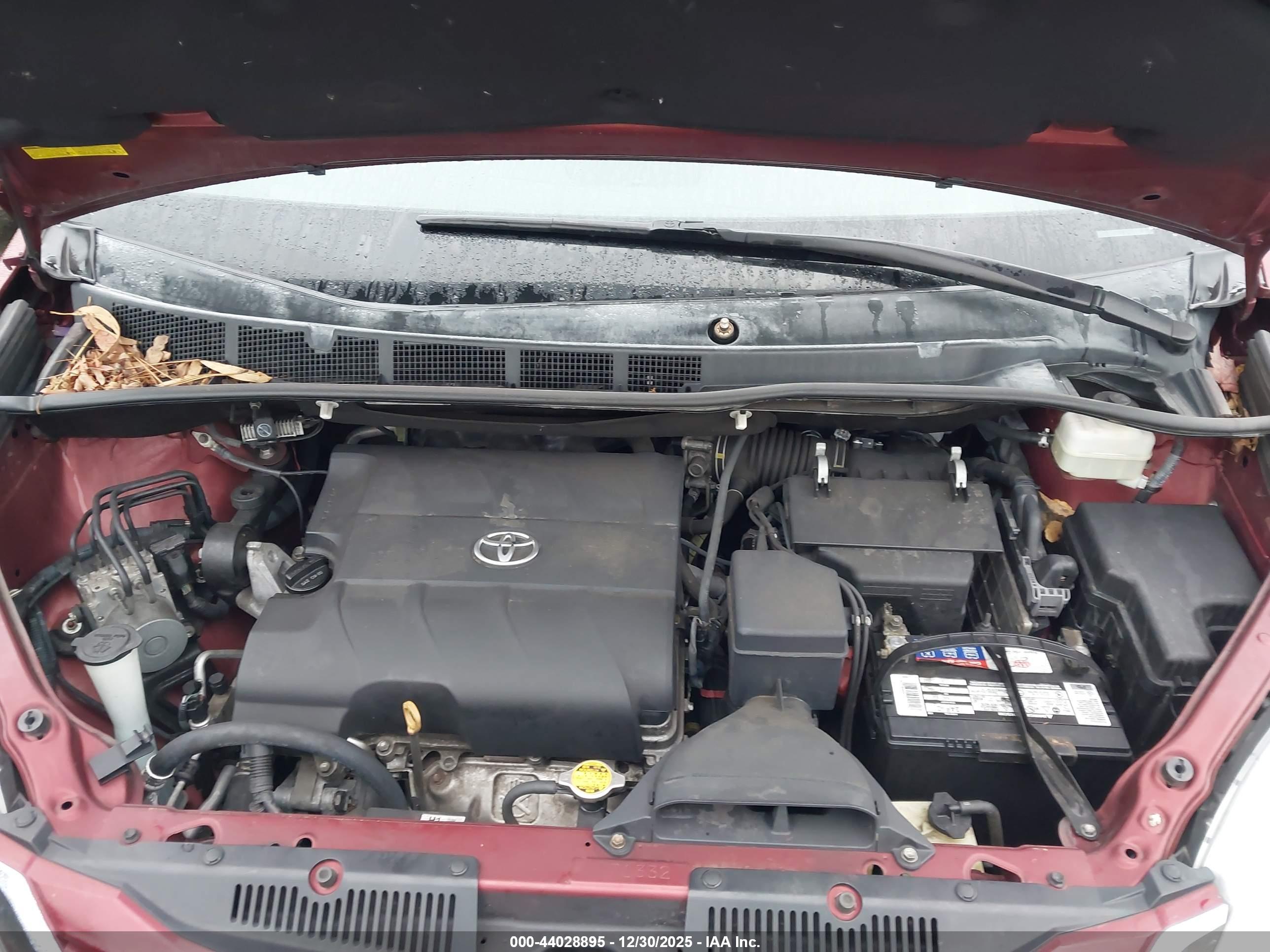 TOYOTA SIENNA image 10