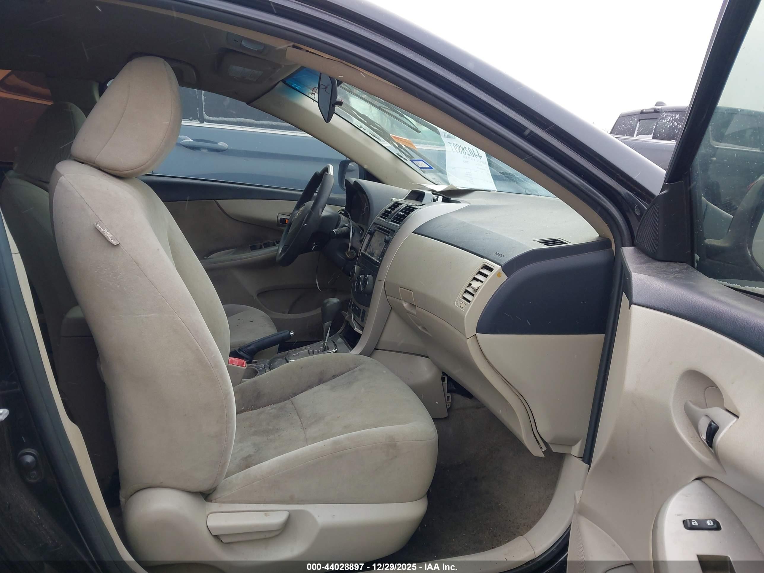 TOYOTA COROLLA image 5