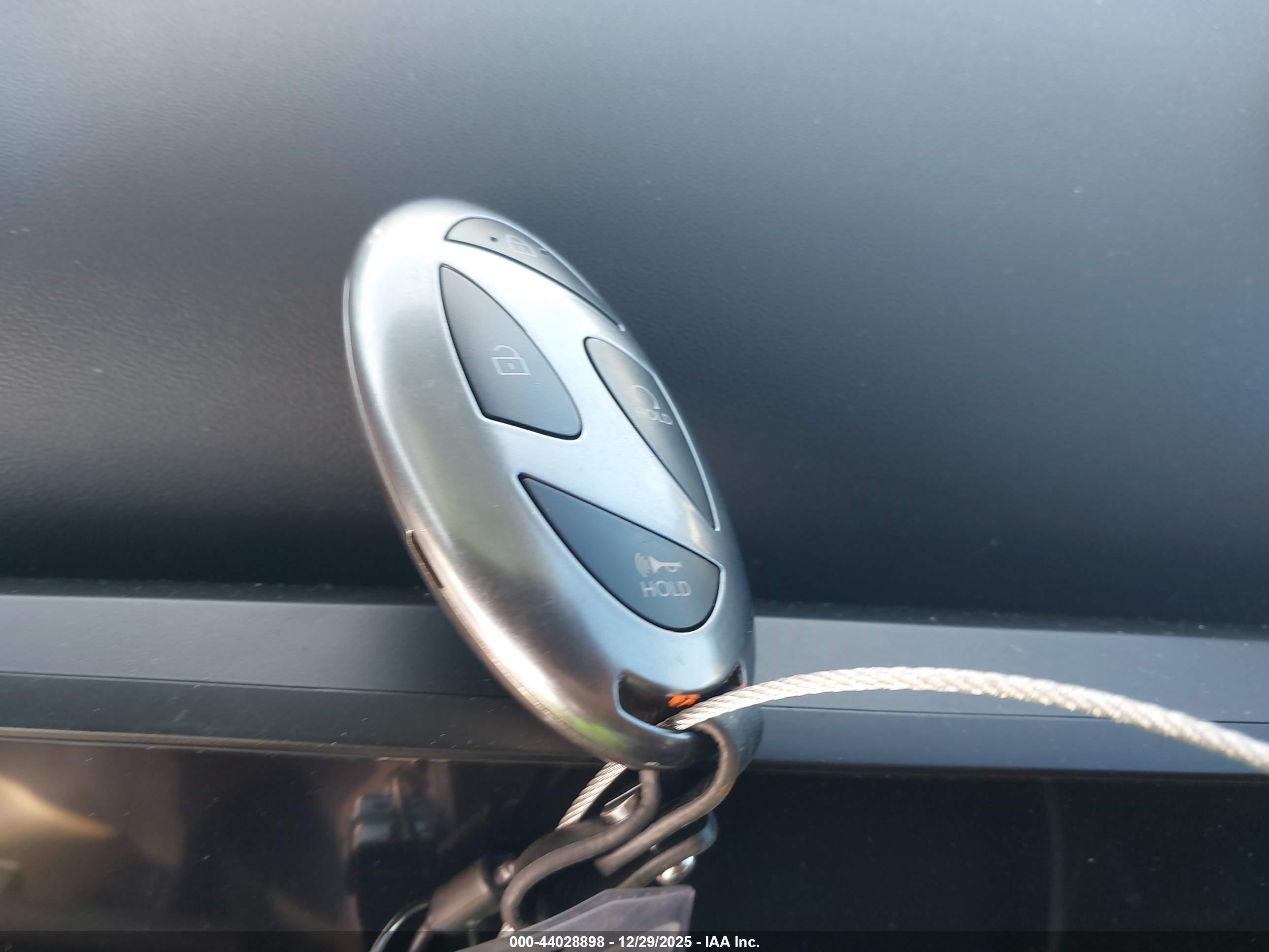 HYUNDAI TUCSON image 11