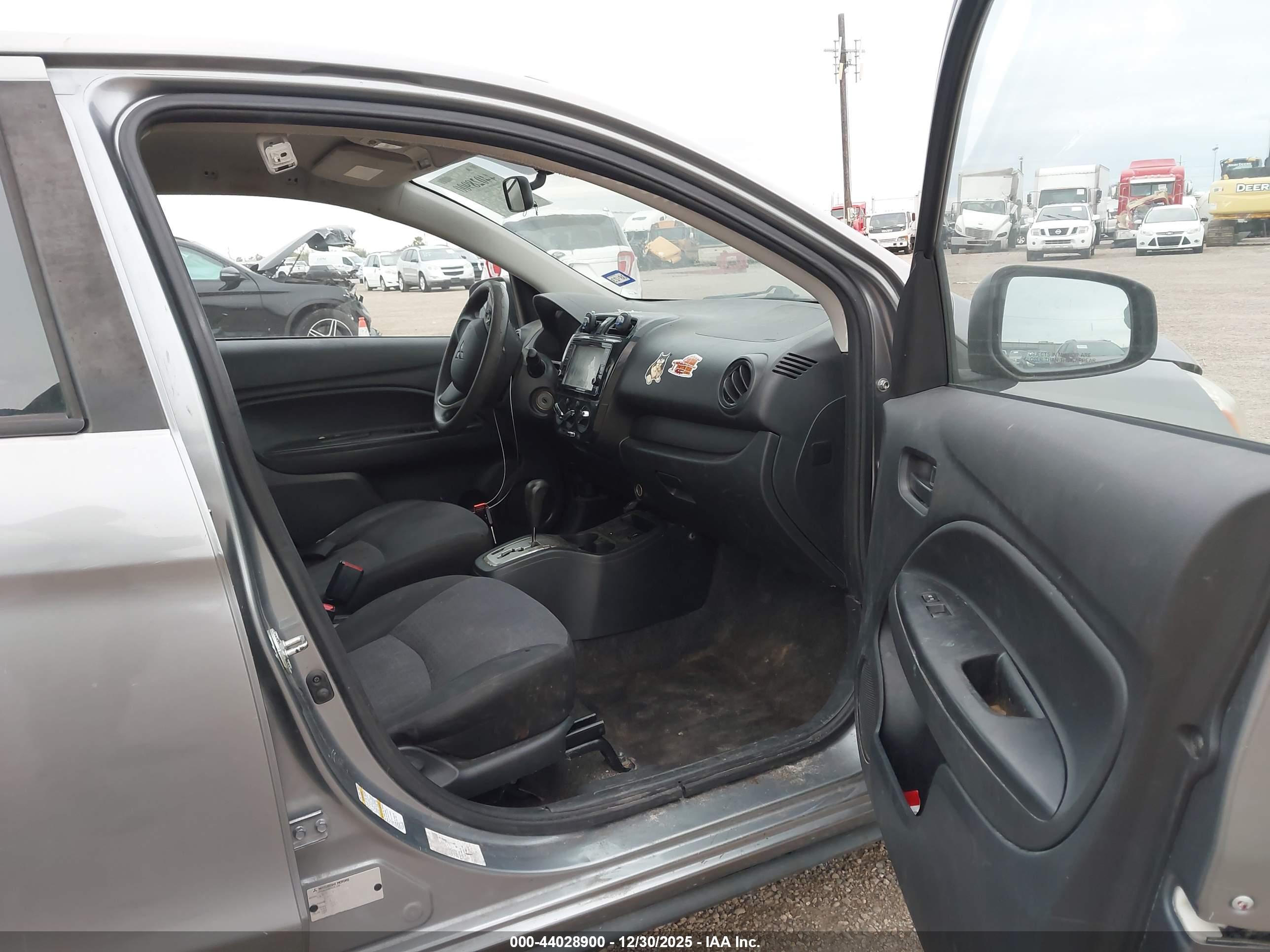 MITSUBISHI MIRAGE image 5