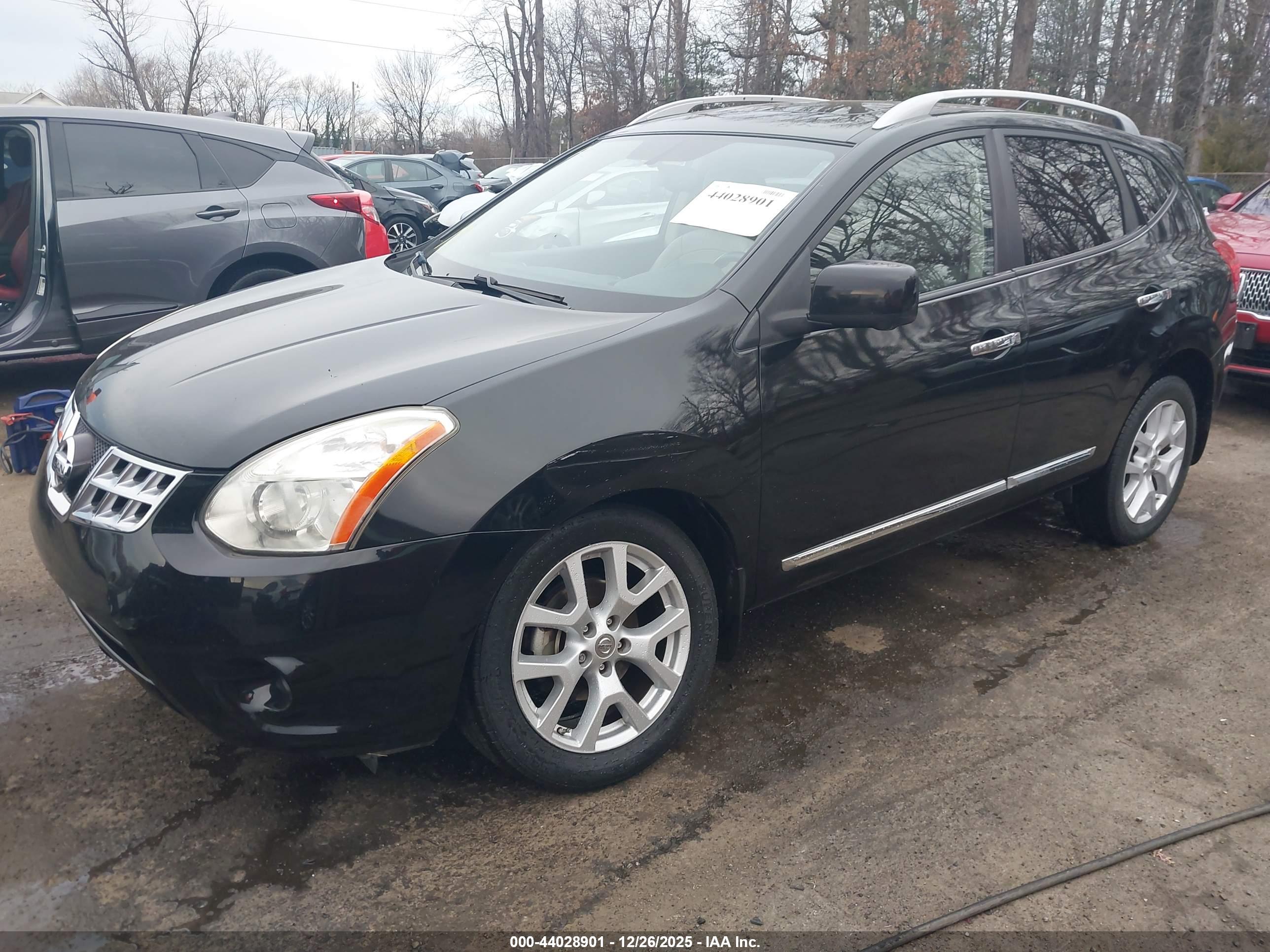NISSAN ROGUE image 2