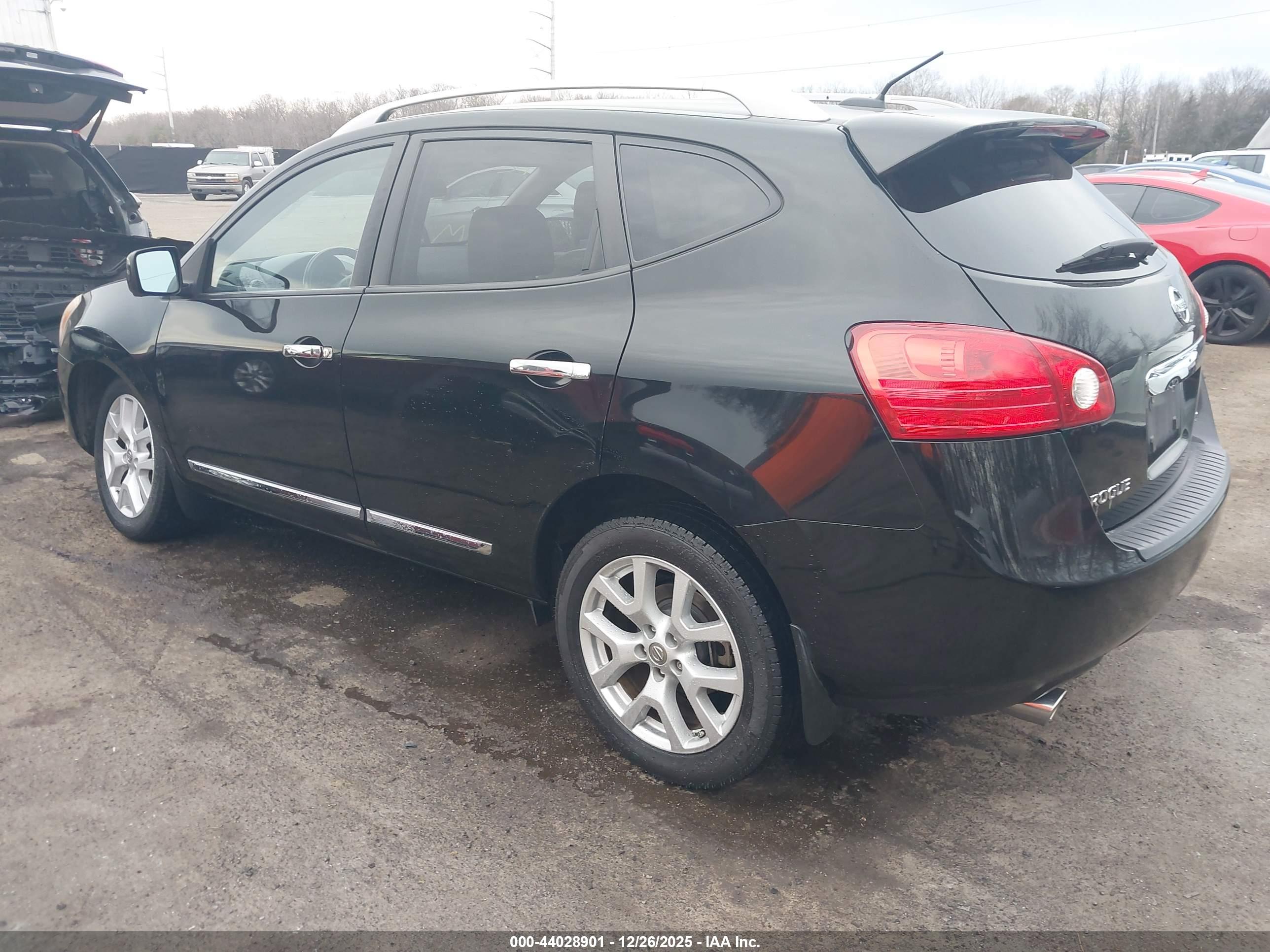 NISSAN ROGUE image 3