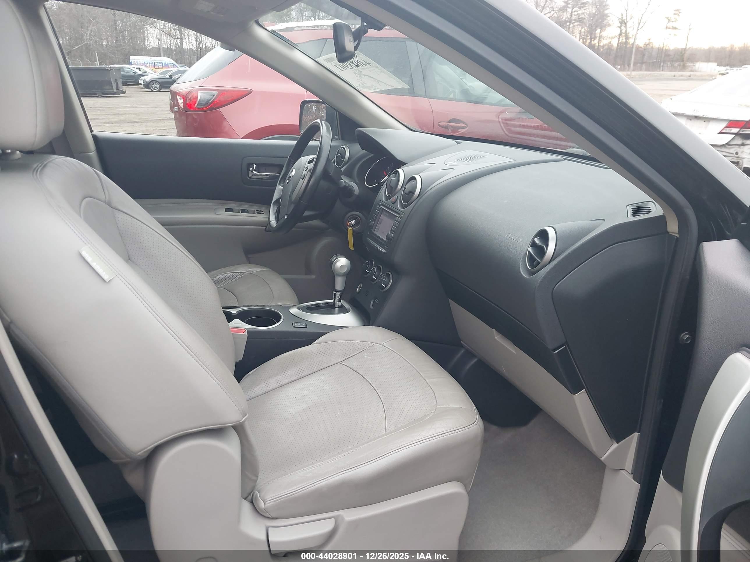 NISSAN ROGUE image 5