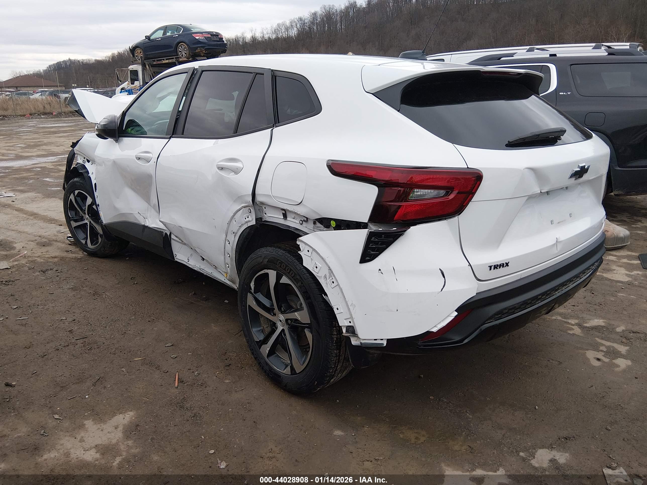 CHEVROLET TRAX image 3