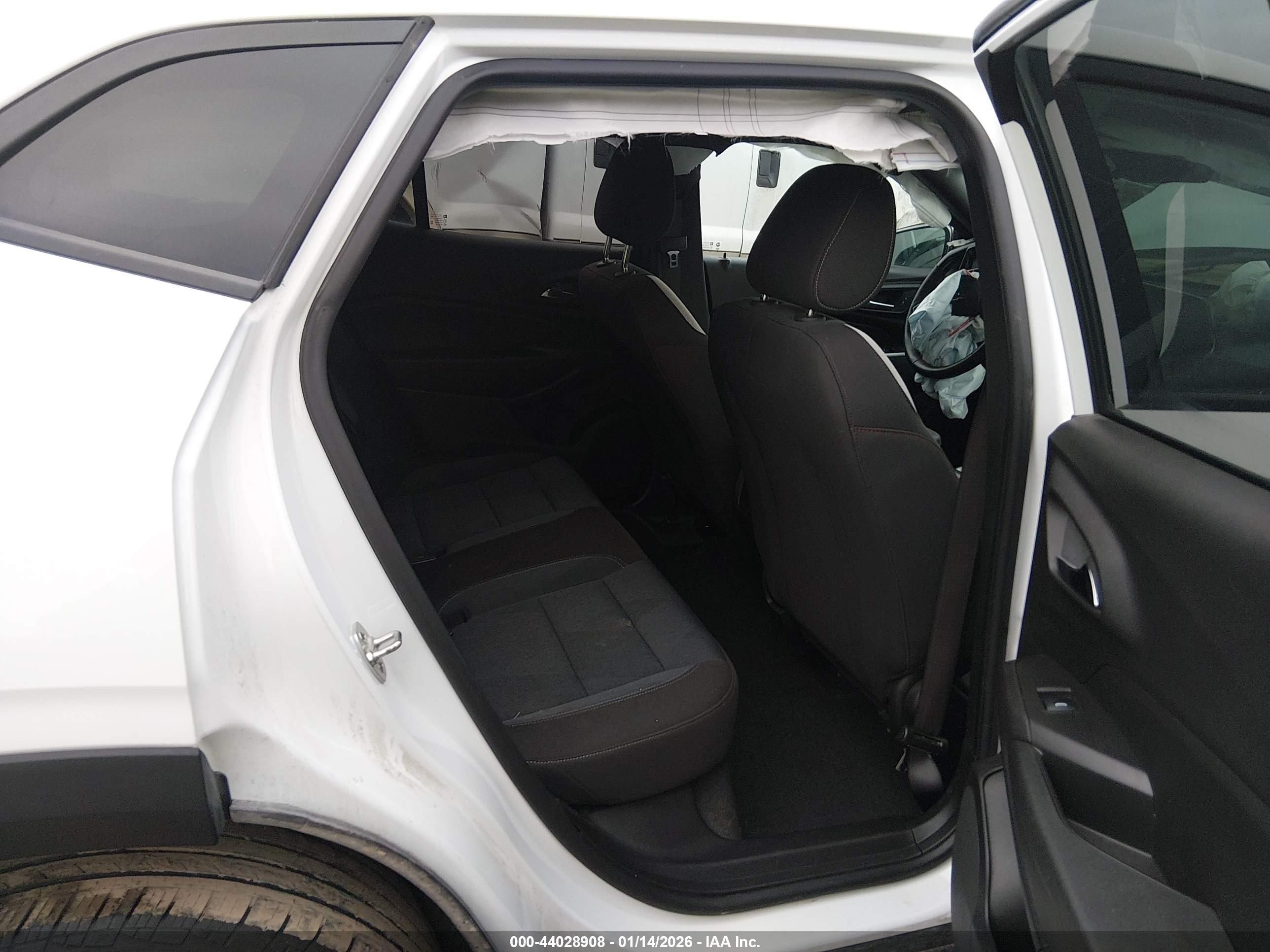 CHEVROLET TRAX image 8