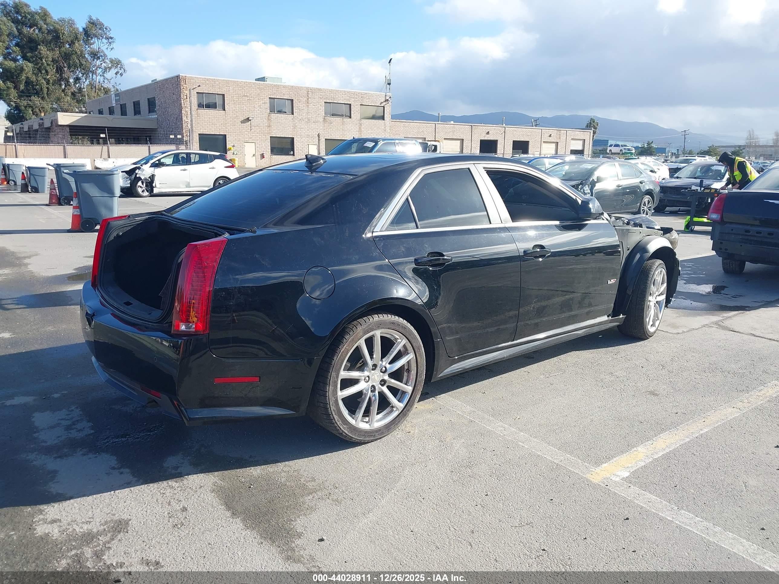 CADILLAC CTS-V image 4