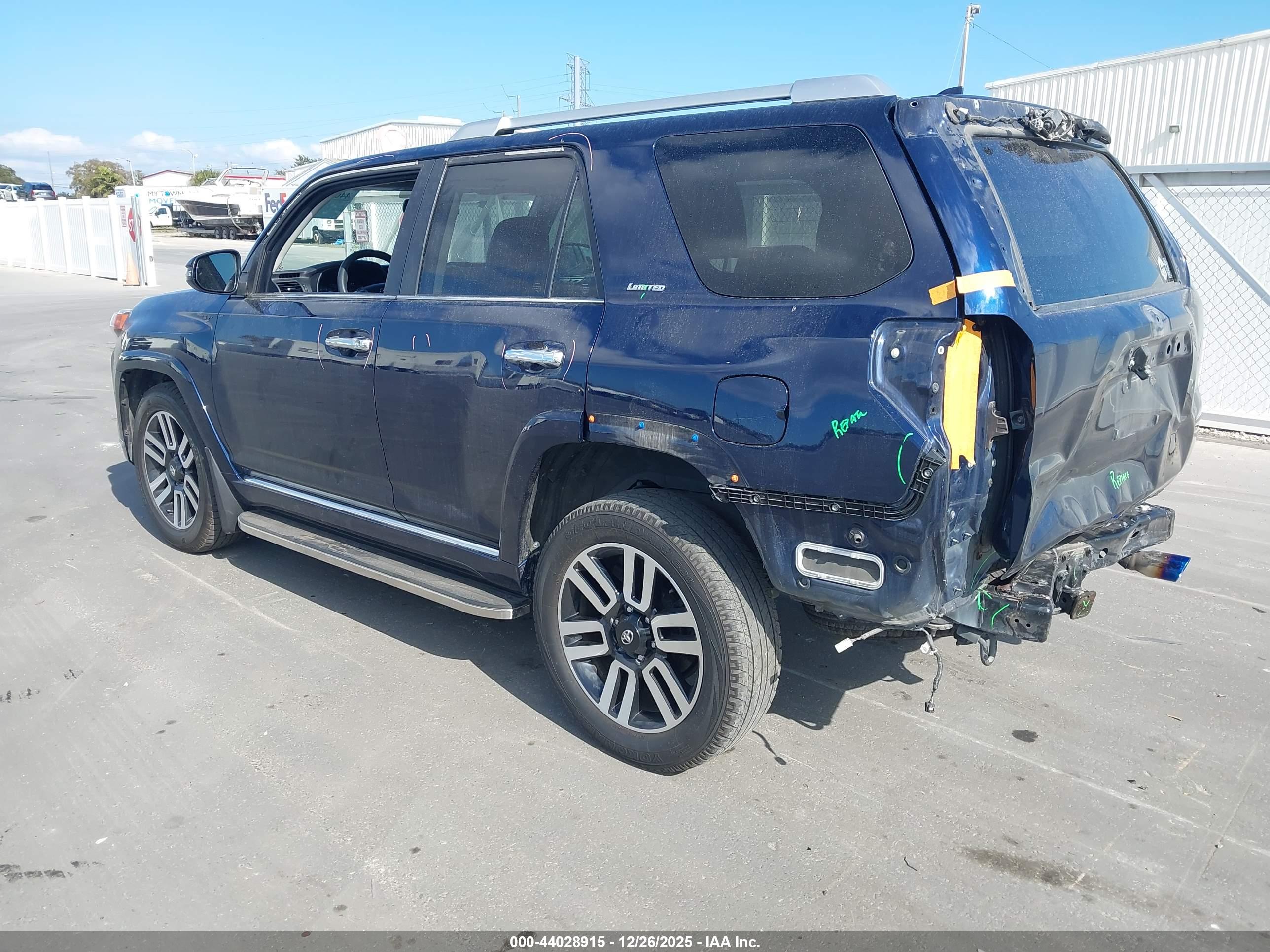 TOYOTA 4RUNNER image 3