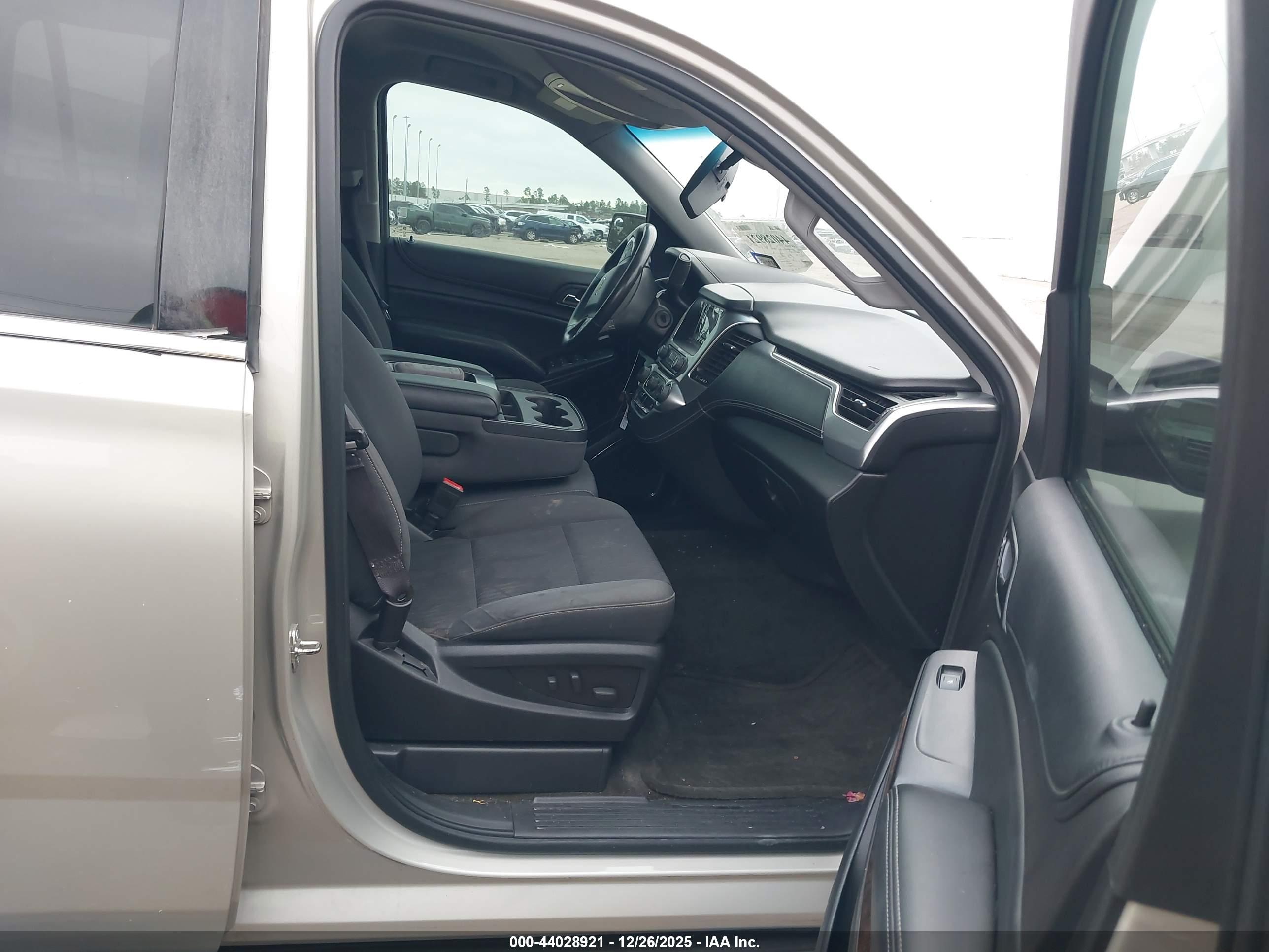 CHEVROLET TAHOE image 5