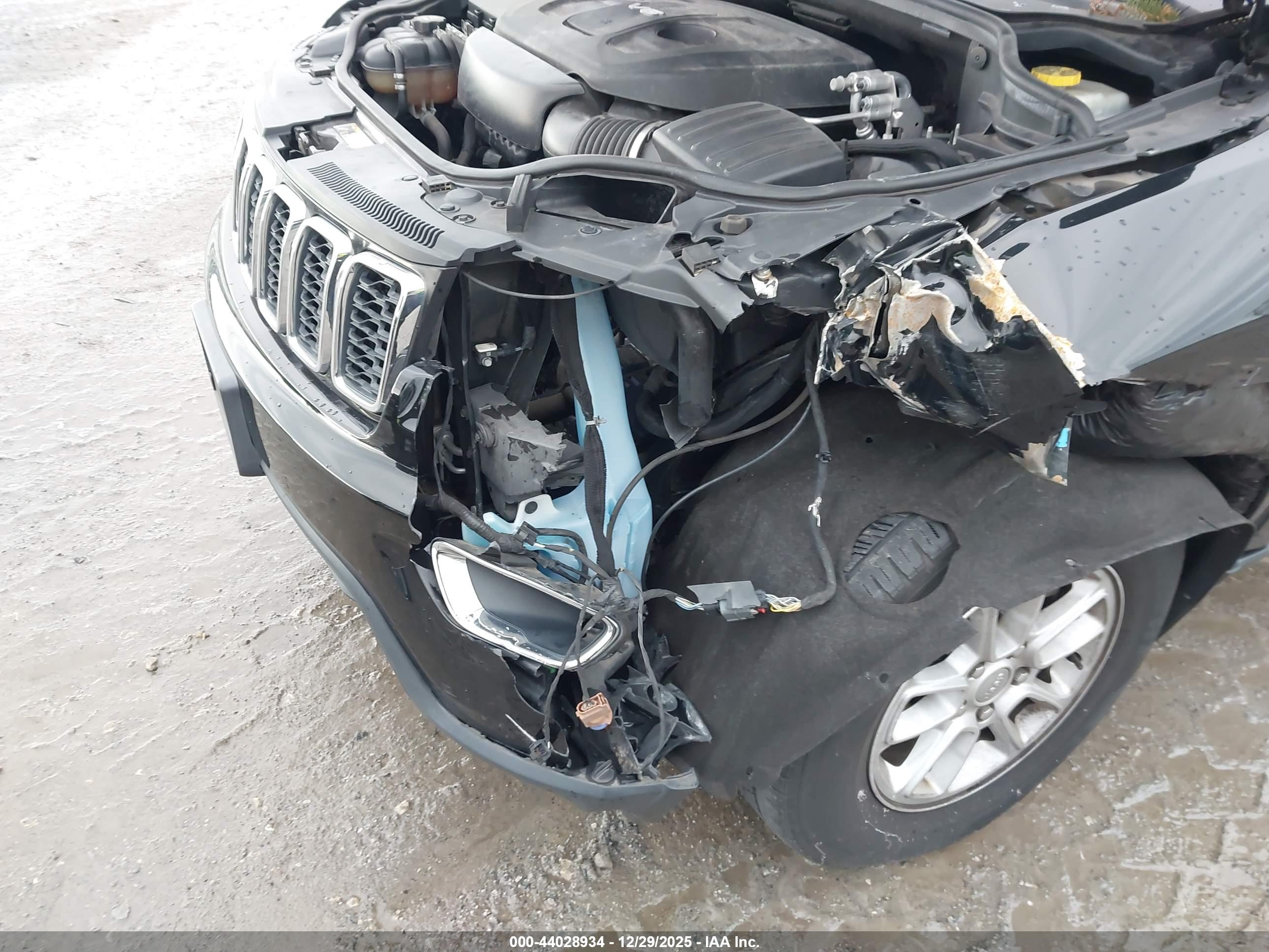 JEEP GRAND image 6