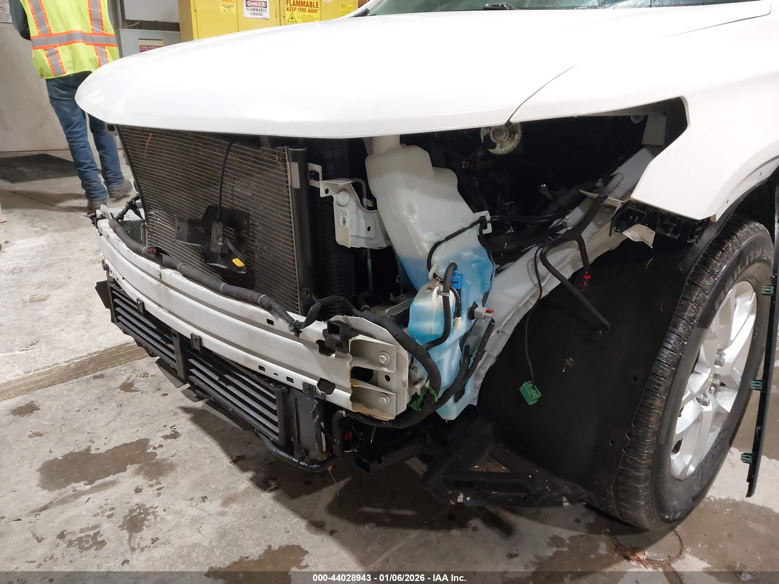 CHEVROLET TRAVERSE image 6