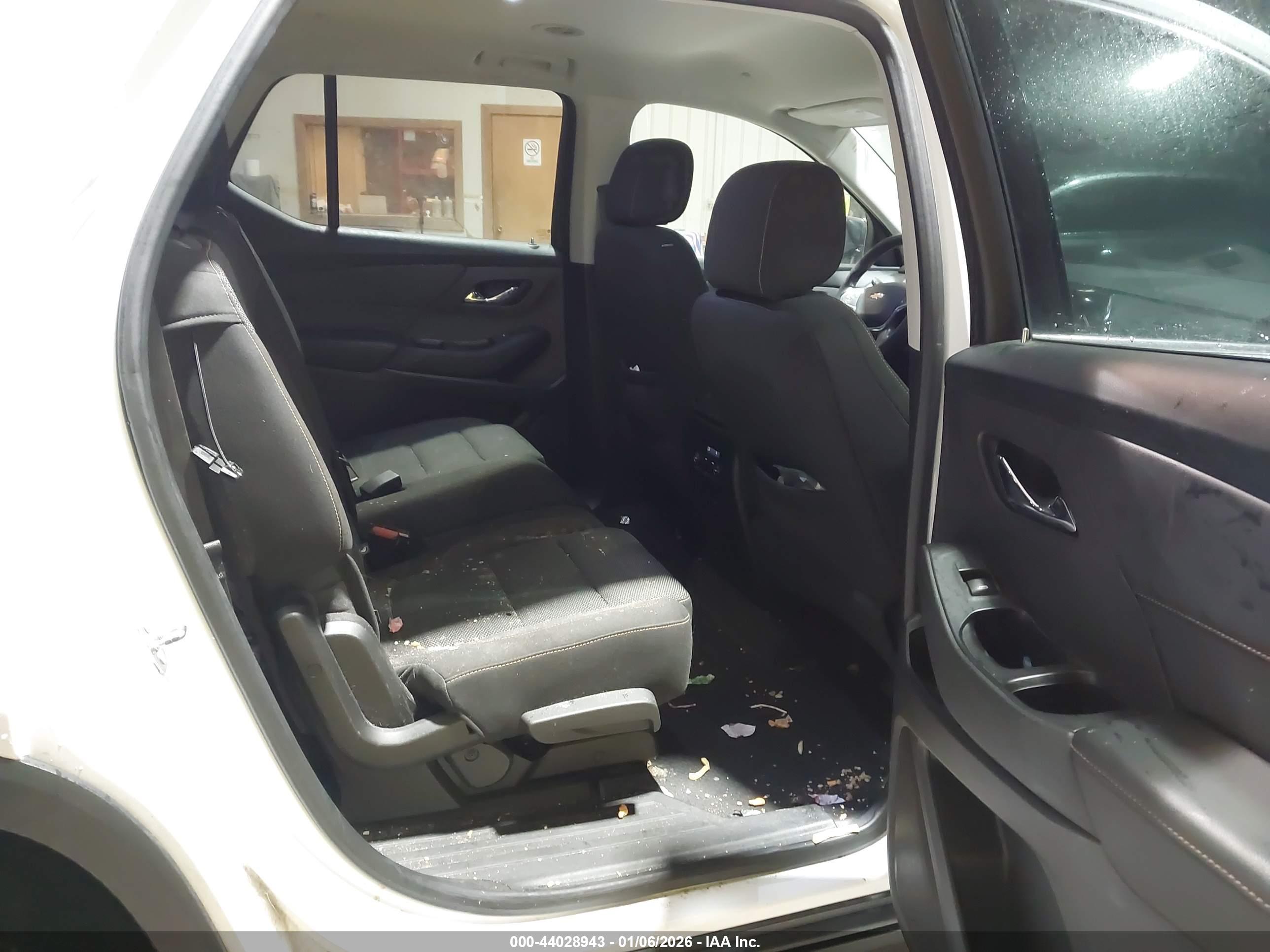 CHEVROLET TRAVERSE image 8