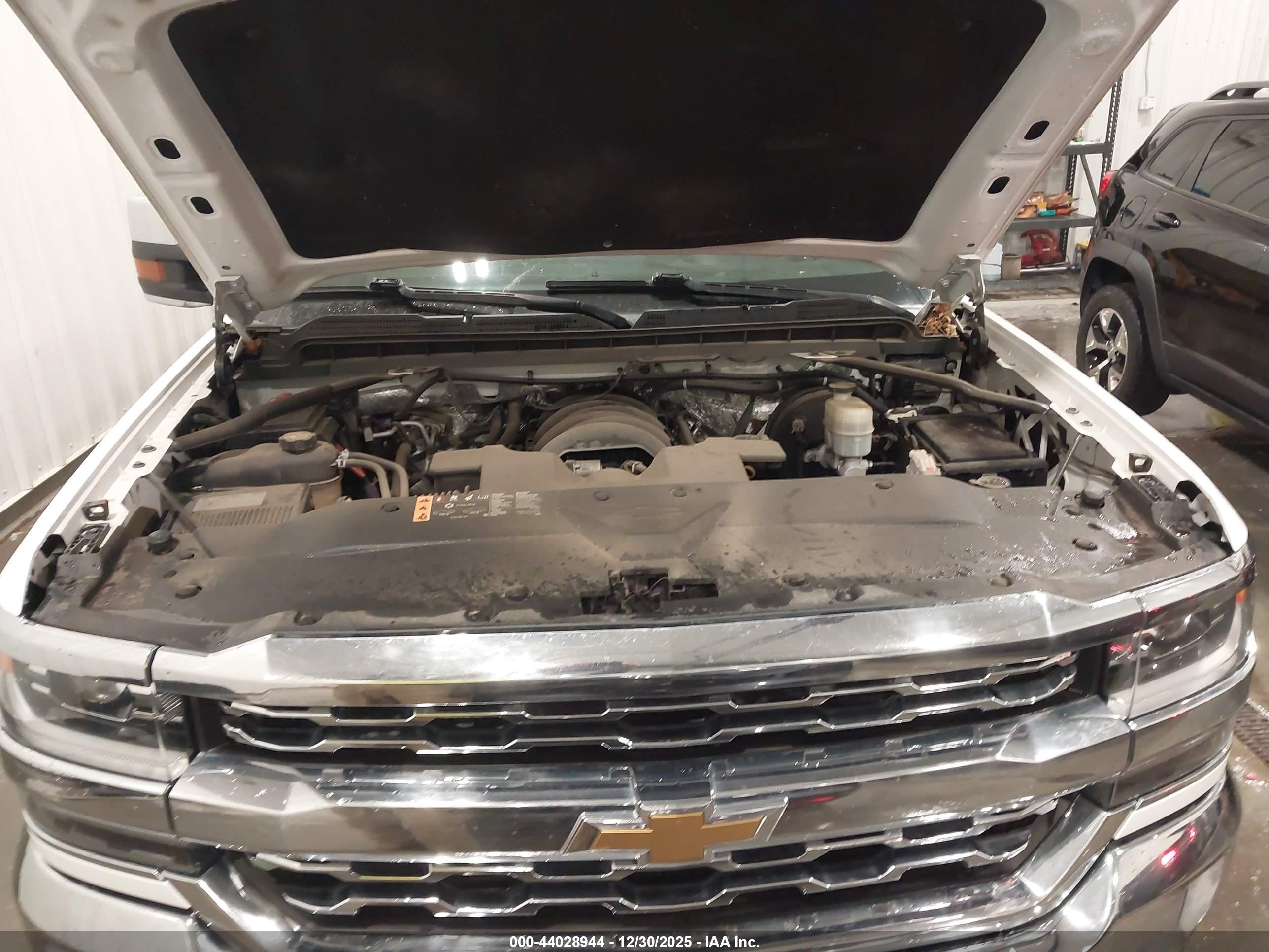 CHEVROLET SILVERADO image 10