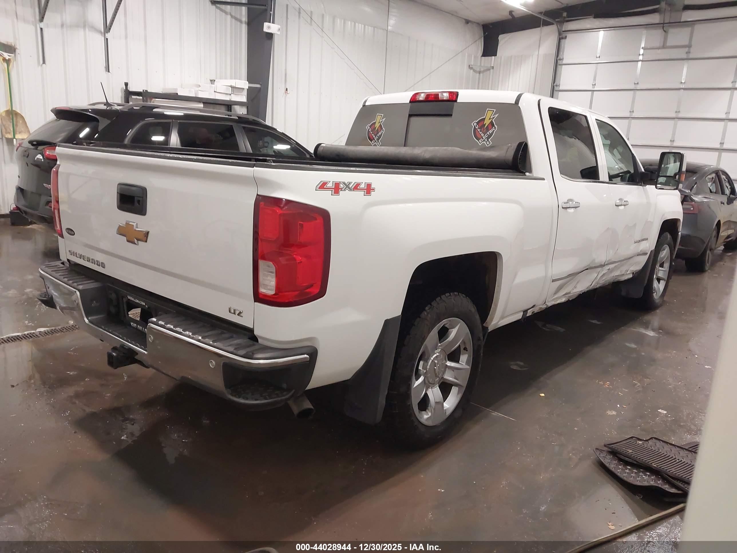 CHEVROLET SILVERADO image 4