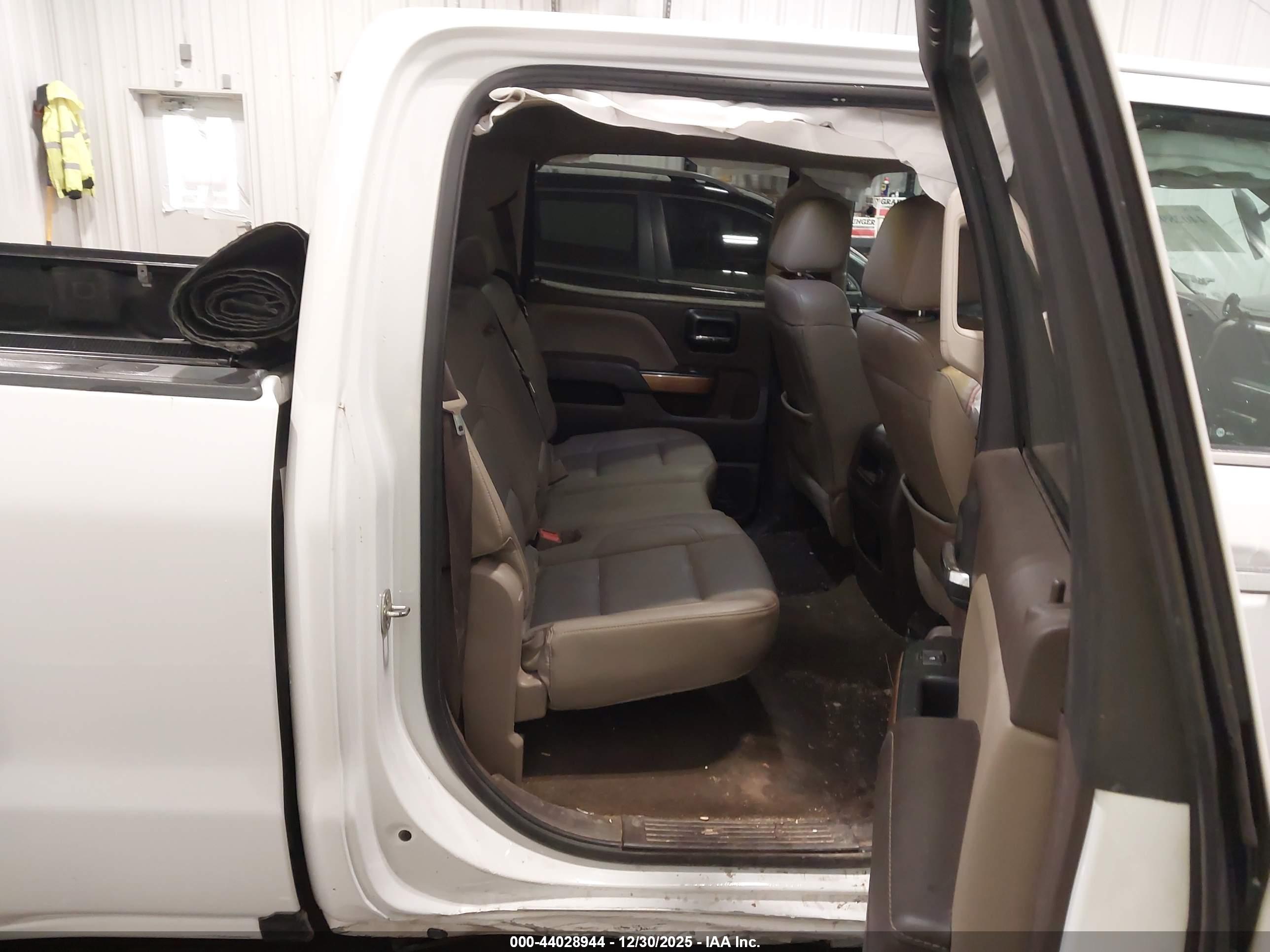 CHEVROLET SILVERADO image 8