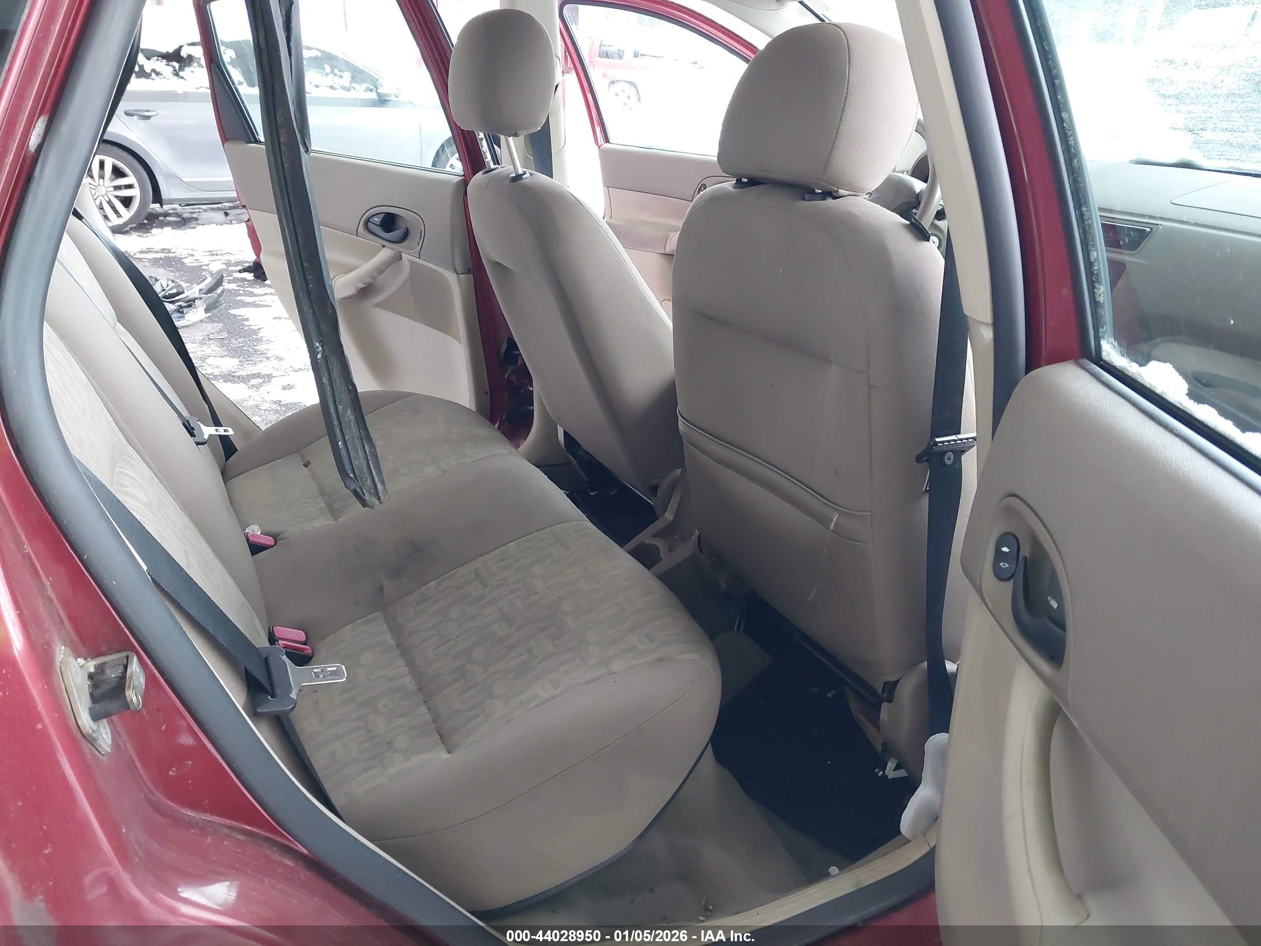 FORD FOCUS image 8