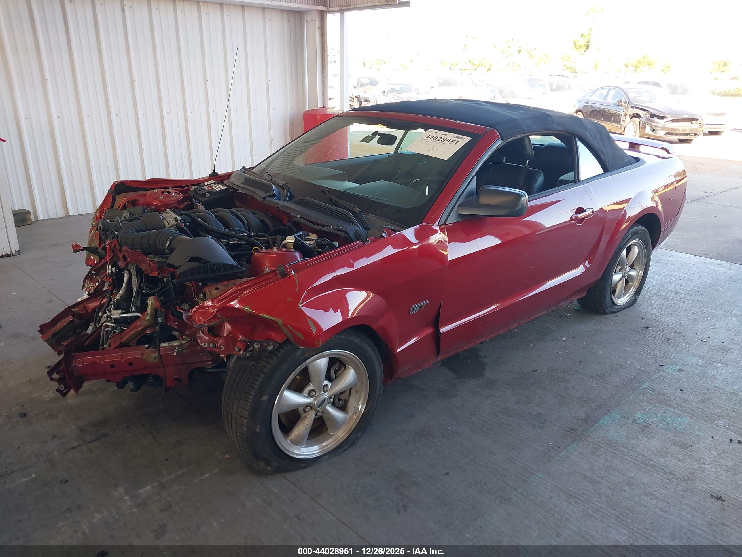 FORD MUSTANG image 2
