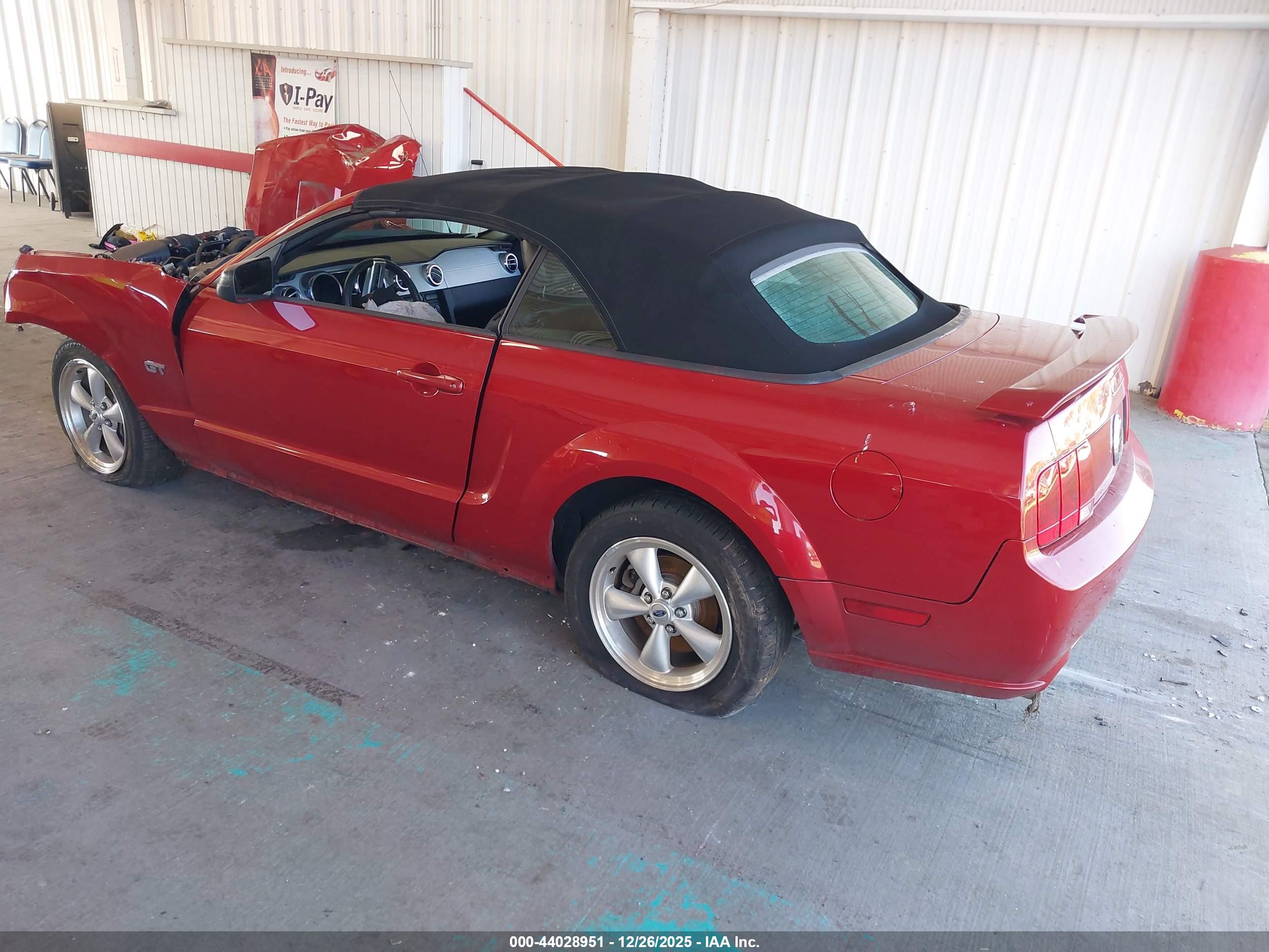 FORD MUSTANG image 3