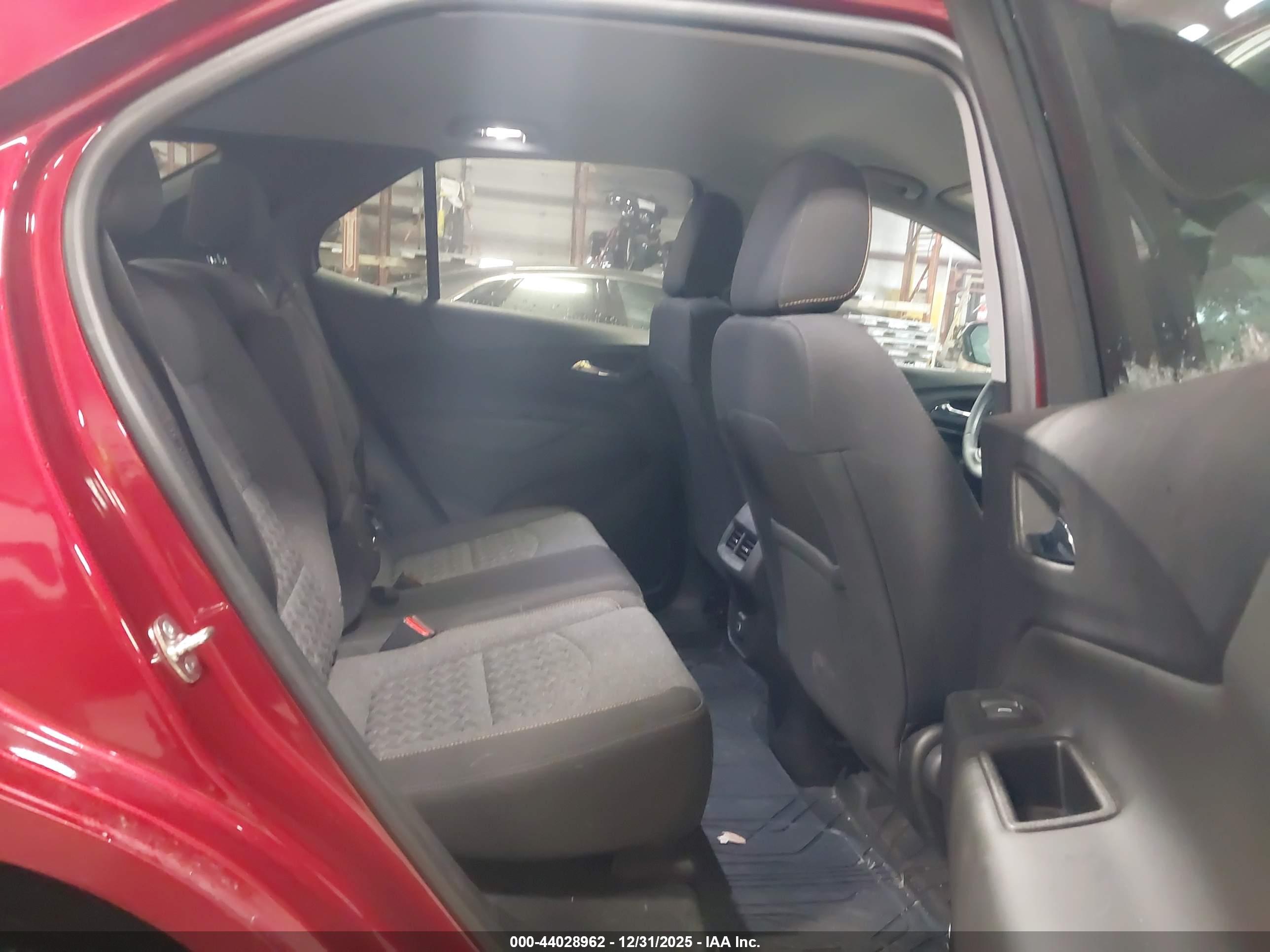 CHEVROLET EQUINOX image 8
