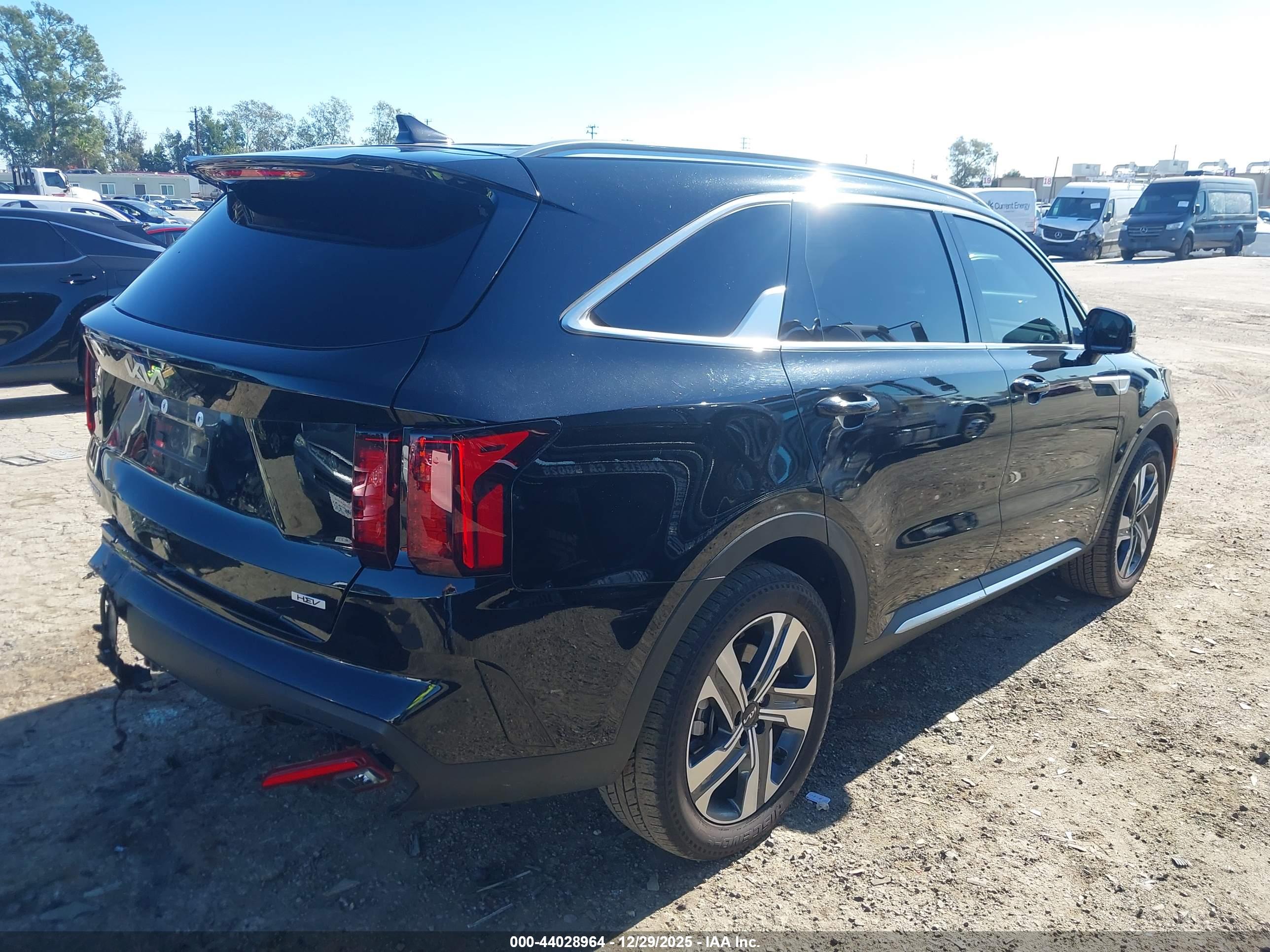 KIA SORENTO image 4