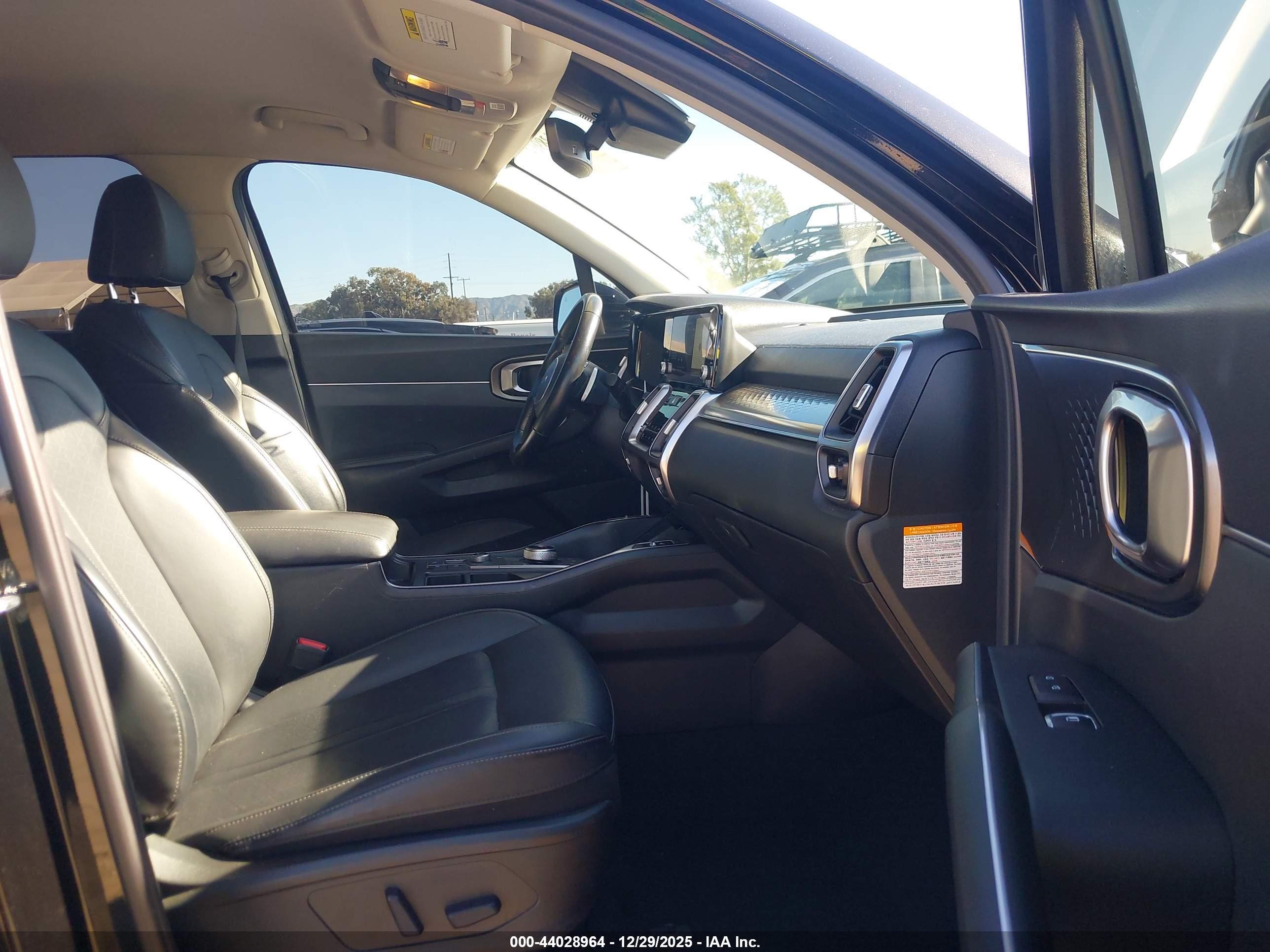 KIA SORENTO image 5