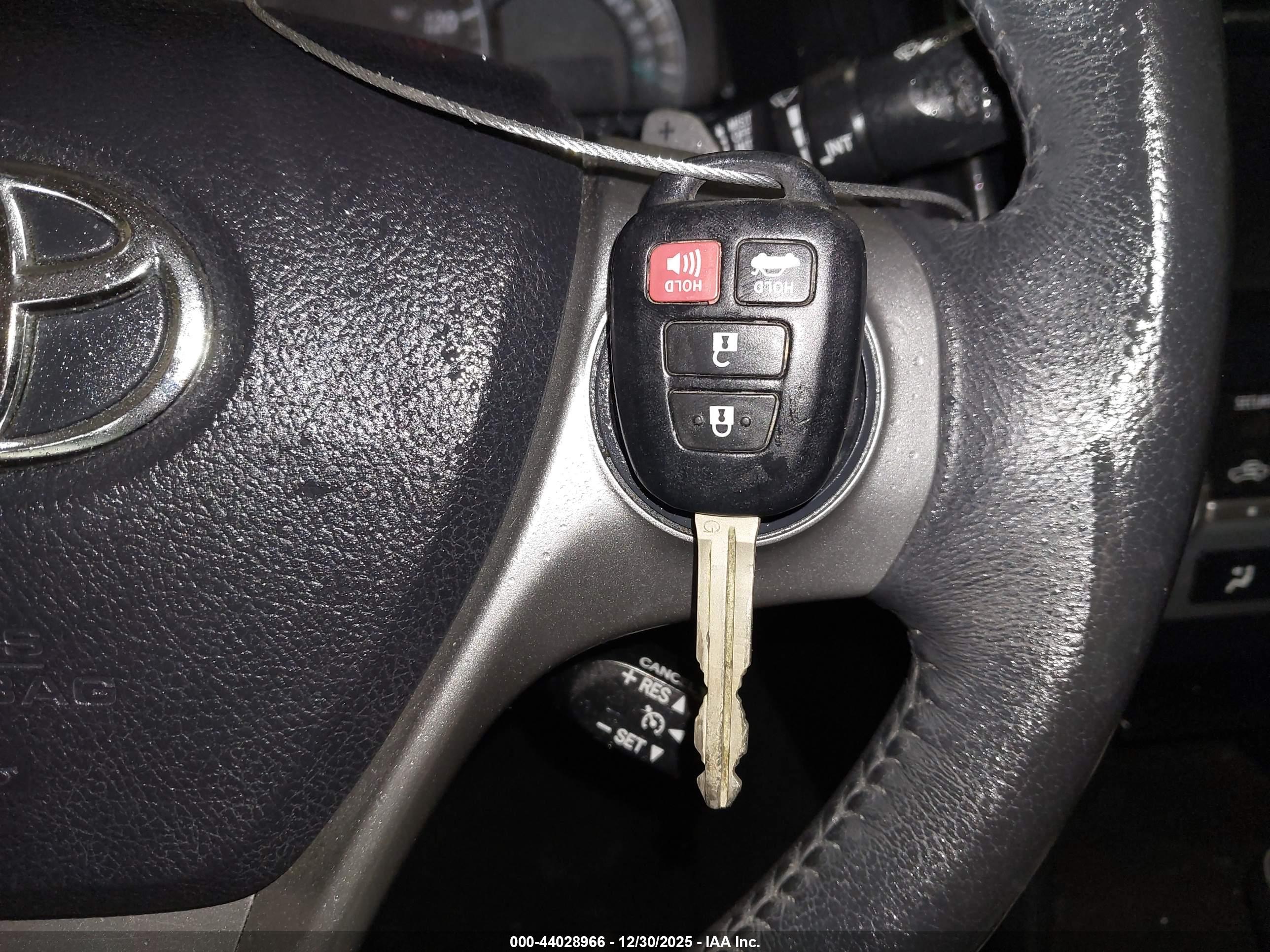 TOYOTA CAMRY image 11