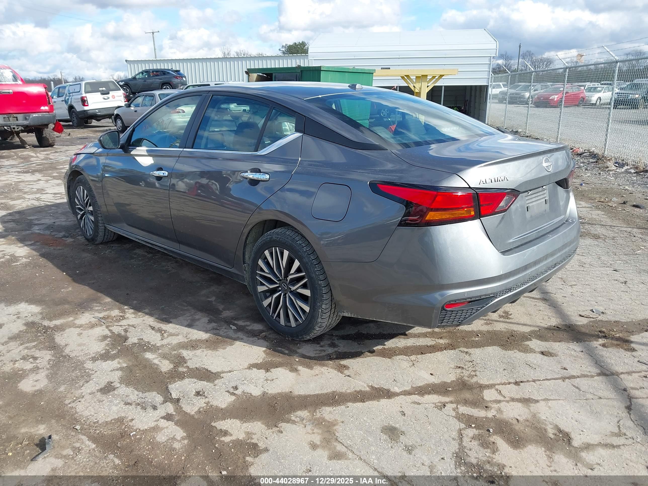 NISSAN ALTIMA image 3
