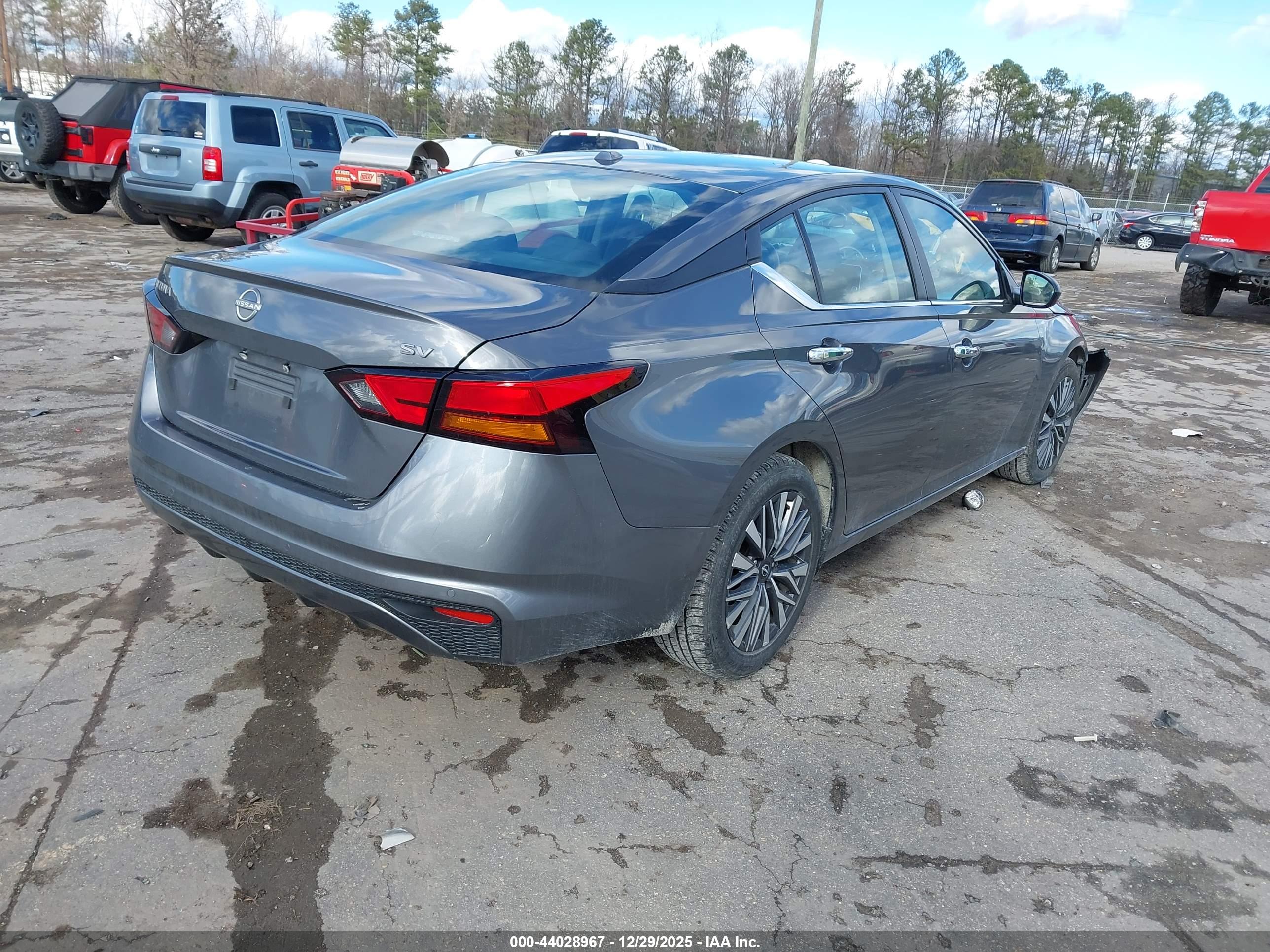 NISSAN ALTIMA image 4