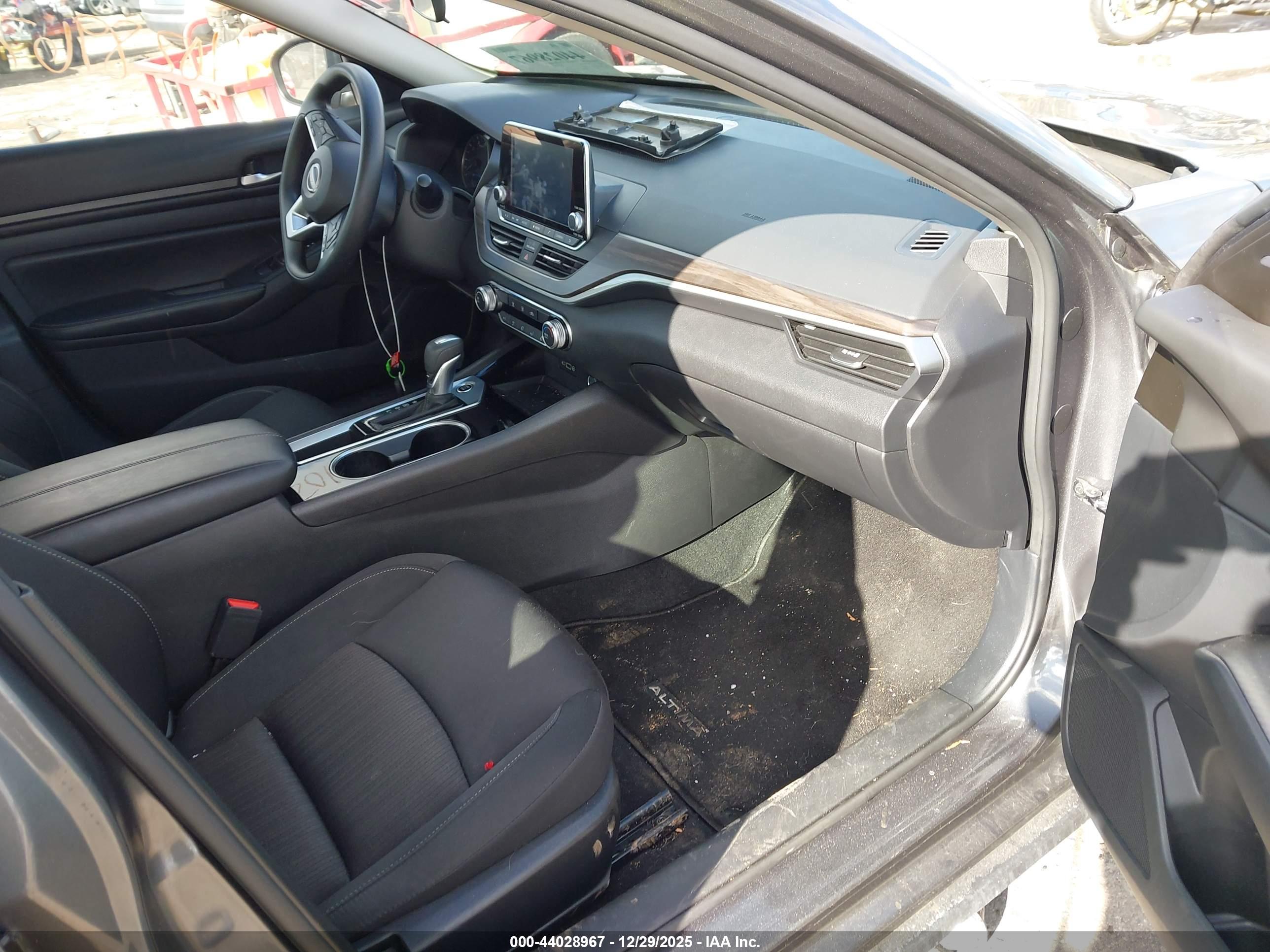NISSAN ALTIMA image 5