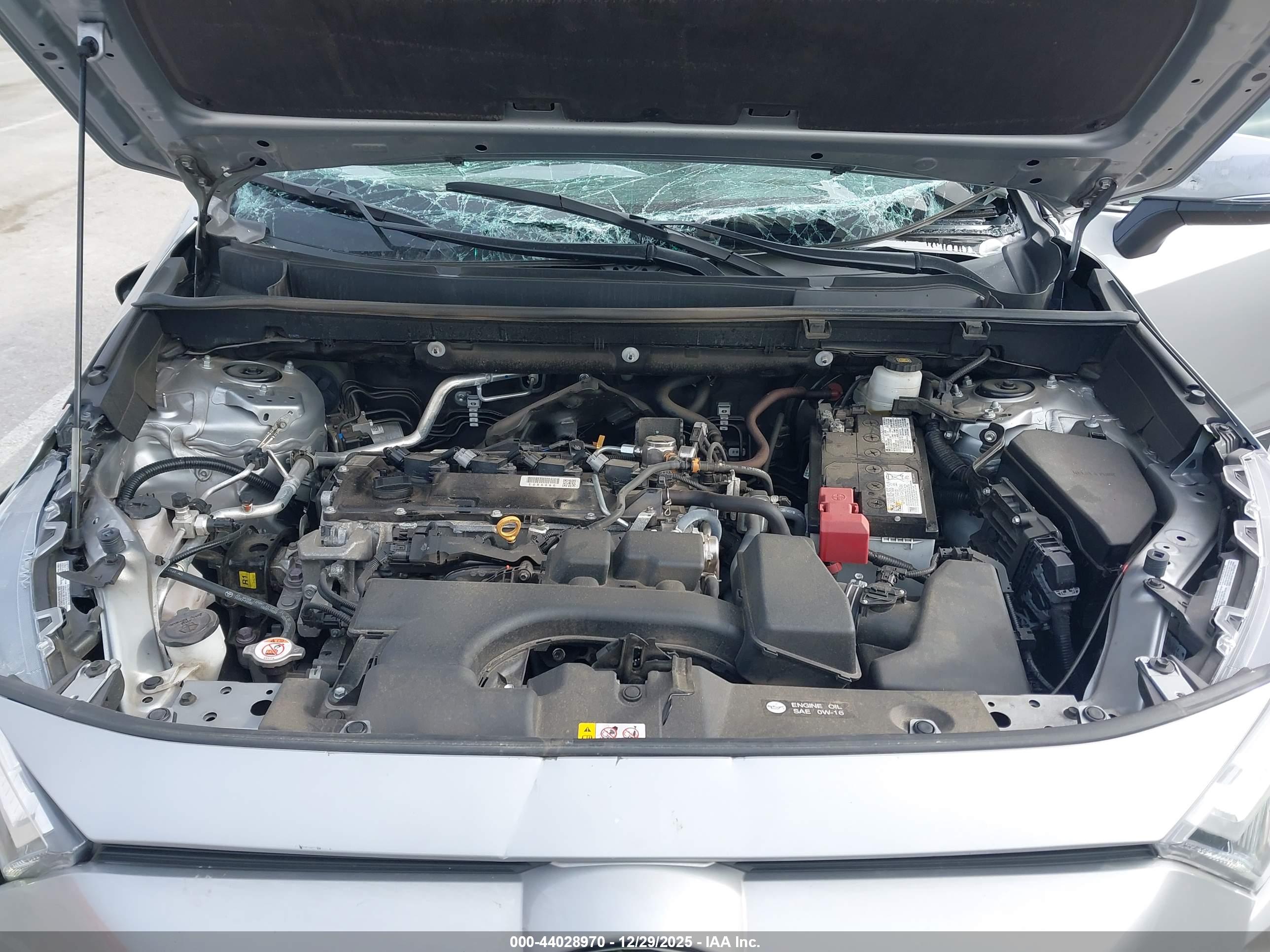 TOYOTA RAV4 image 10