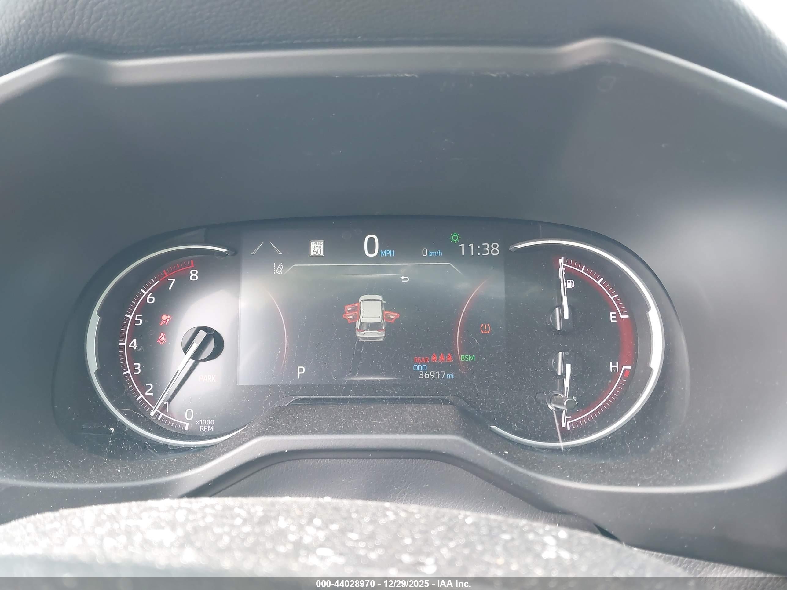 TOYOTA RAV4 image 7