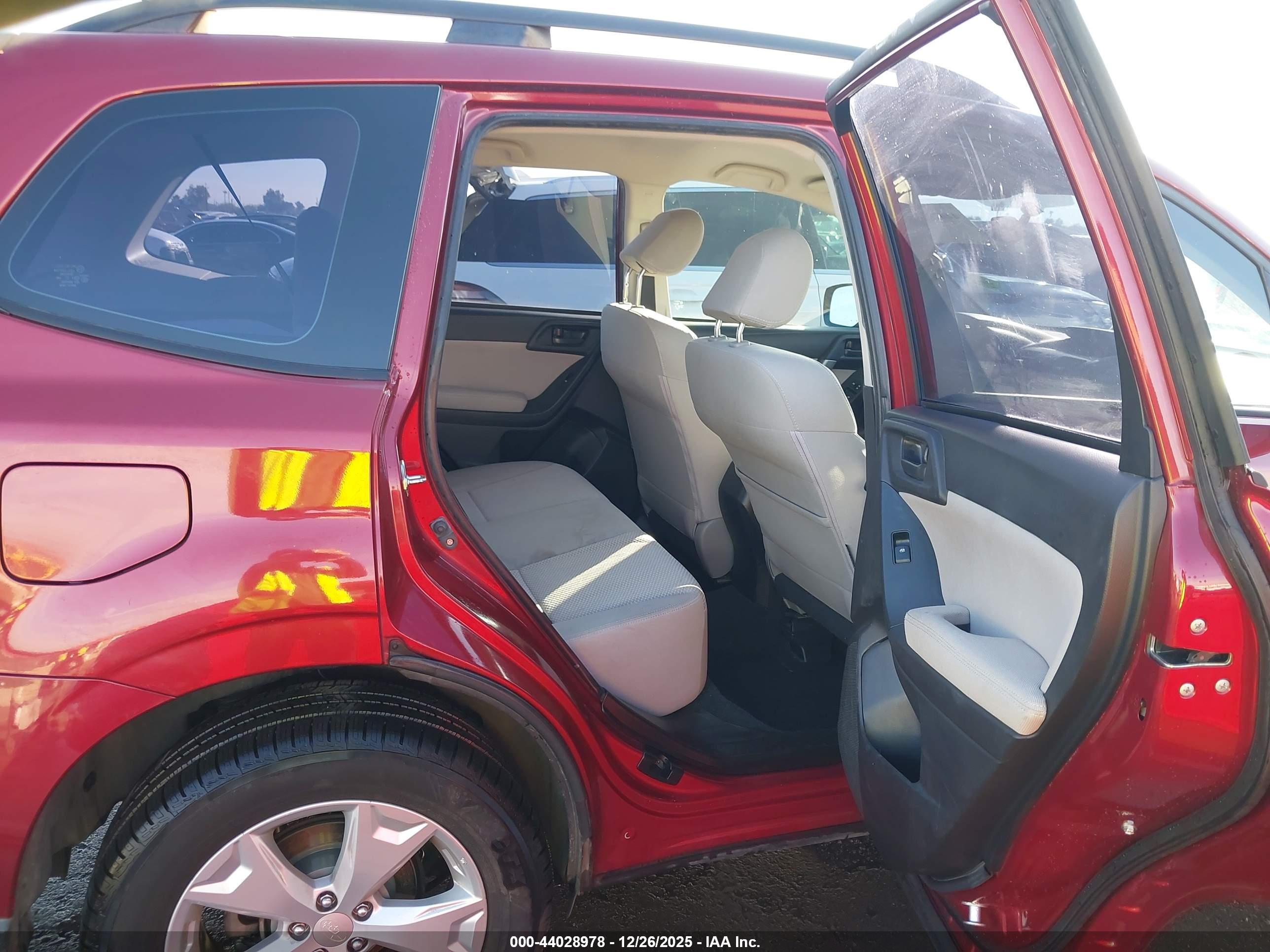 SUBARU FORESTER image 8