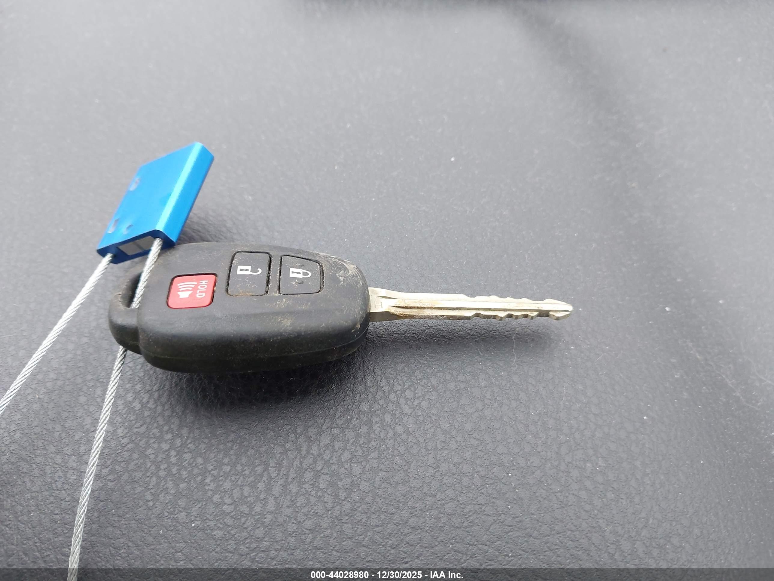 TOYOTA RAV4 image 11