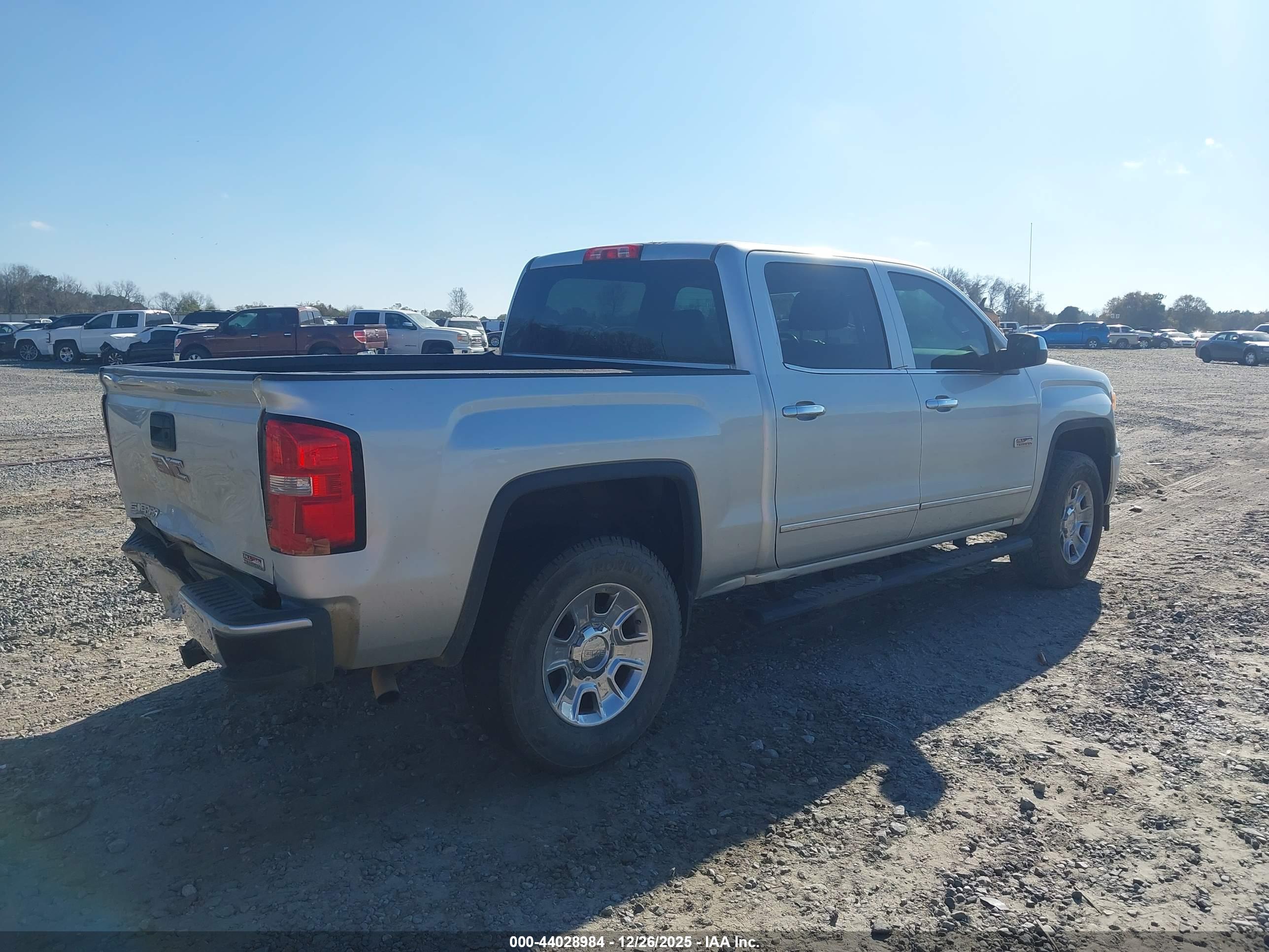 GMC SIERRA image 4