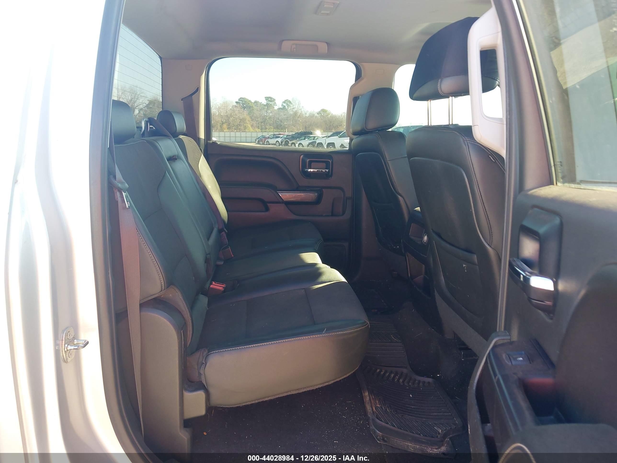 GMC SIERRA image 8