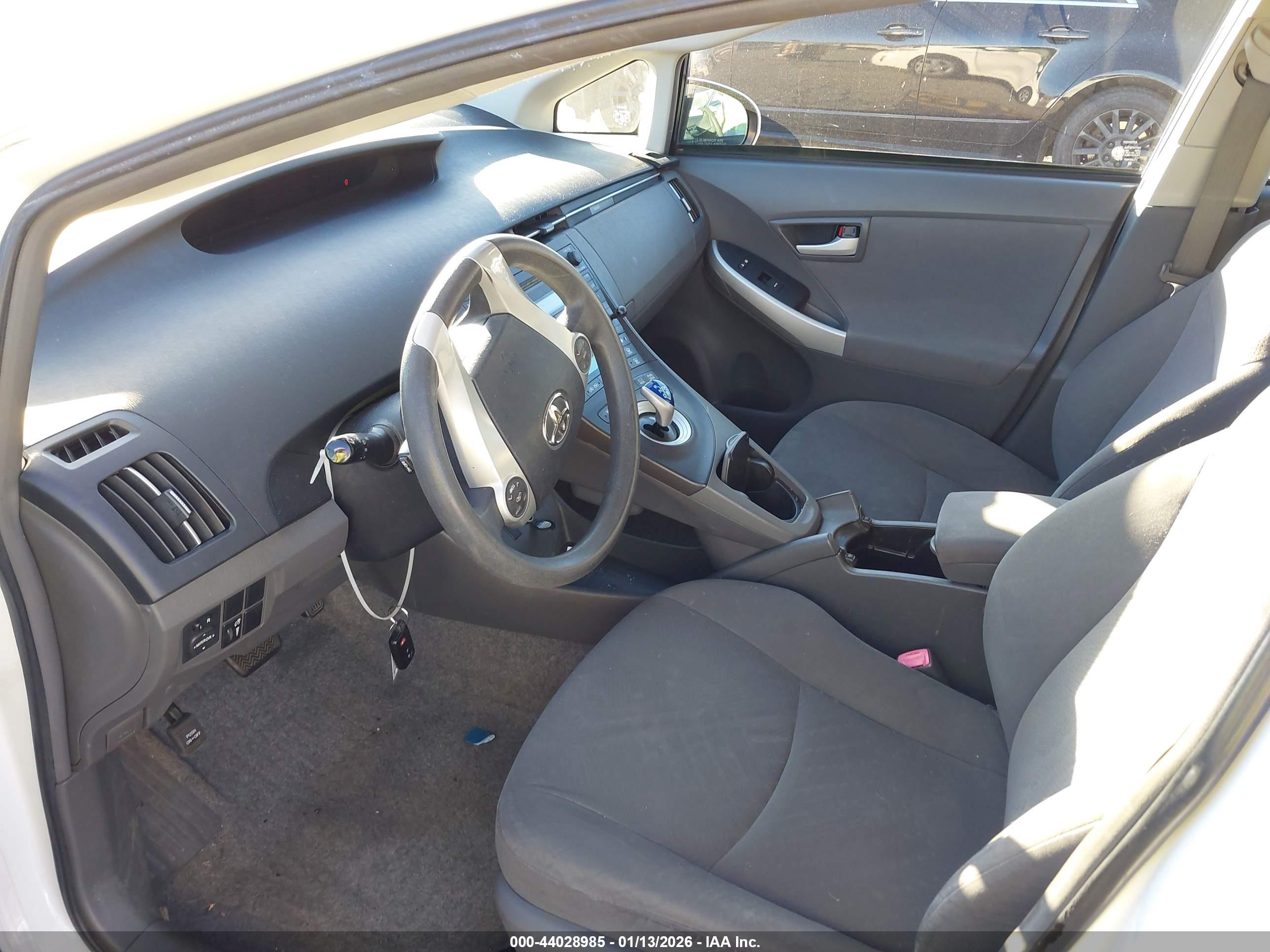 TOYOTA PRIUS image 5