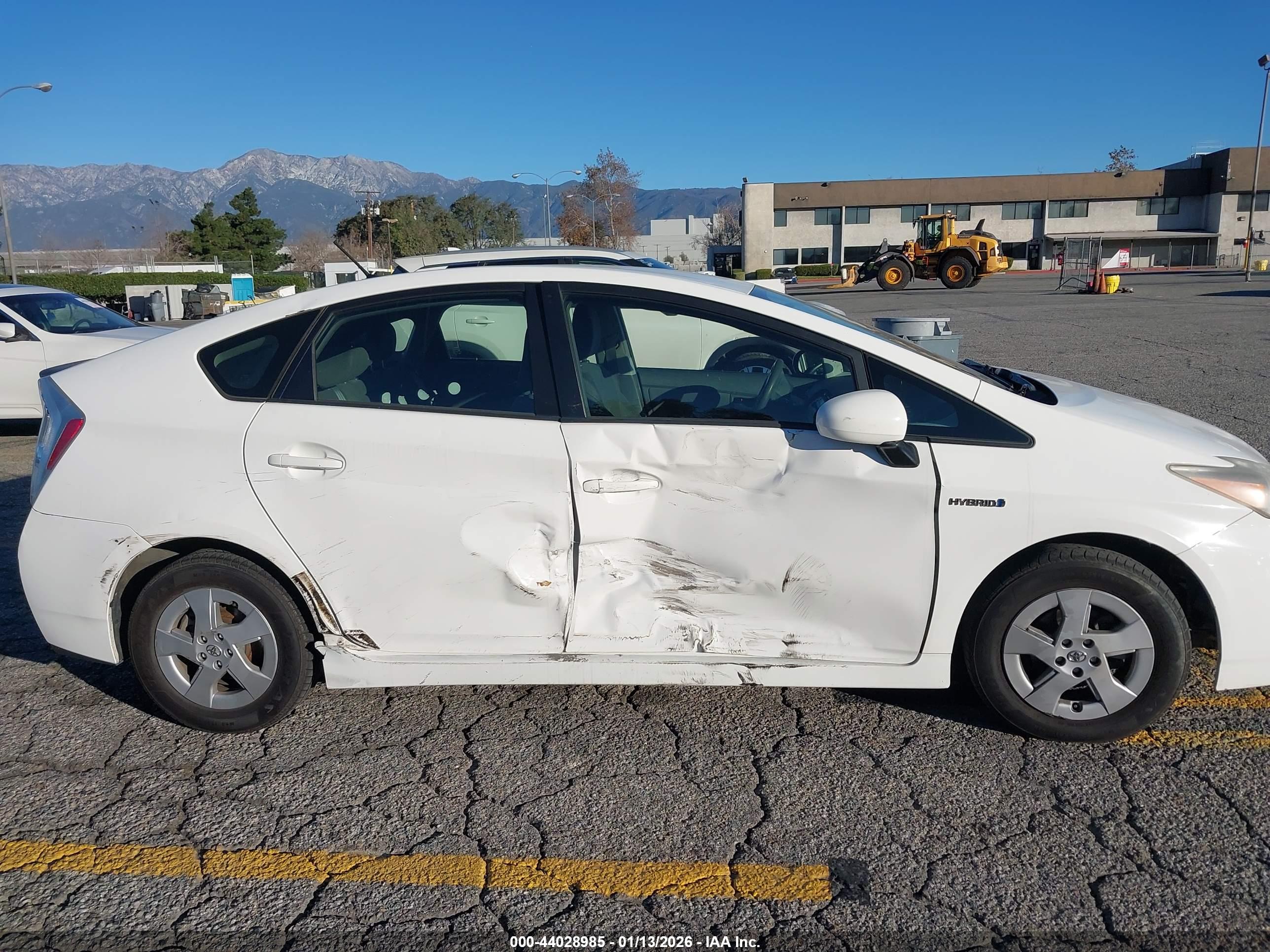 TOYOTA PRIUS image 6