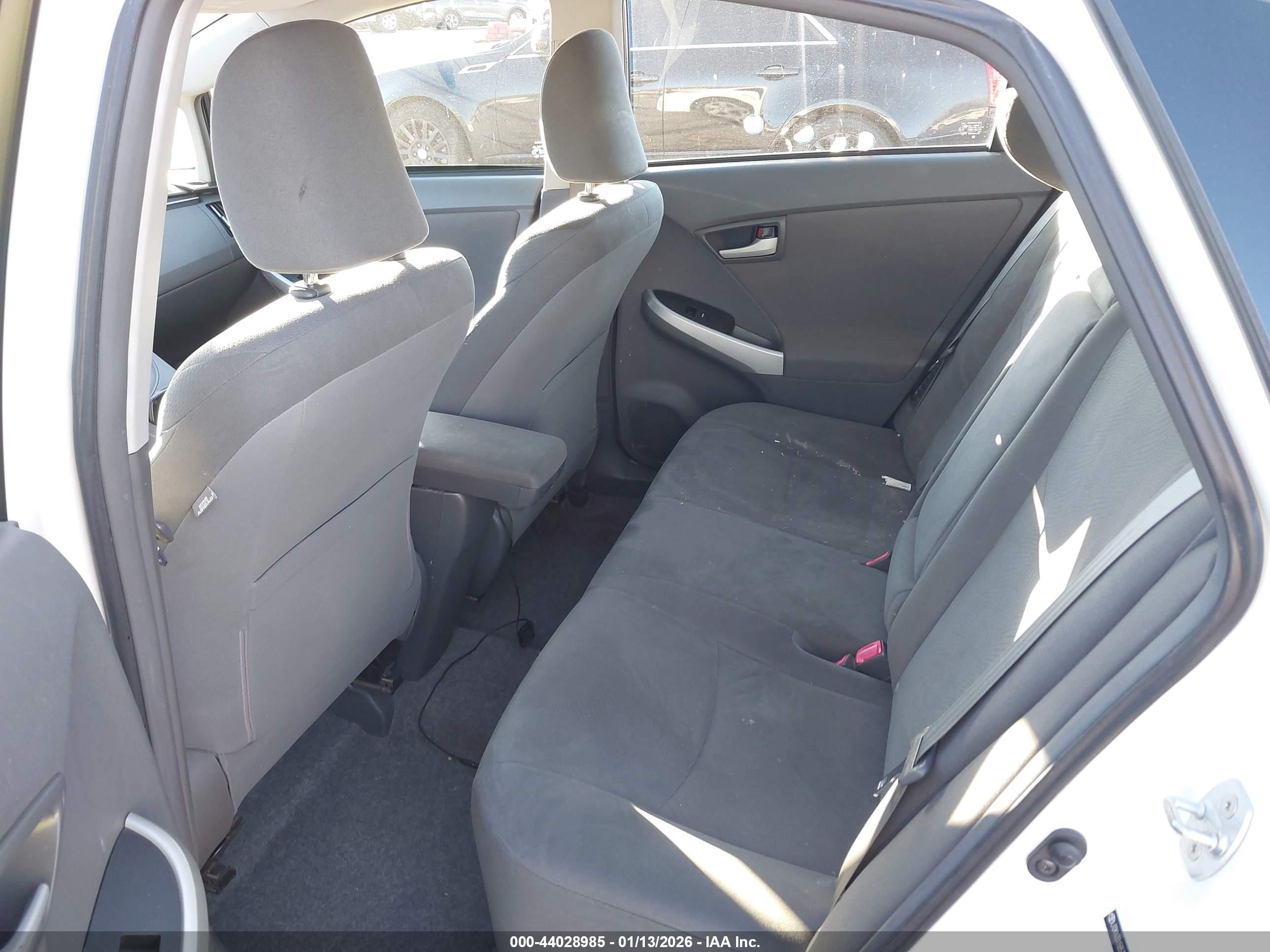 TOYOTA PRIUS image 8