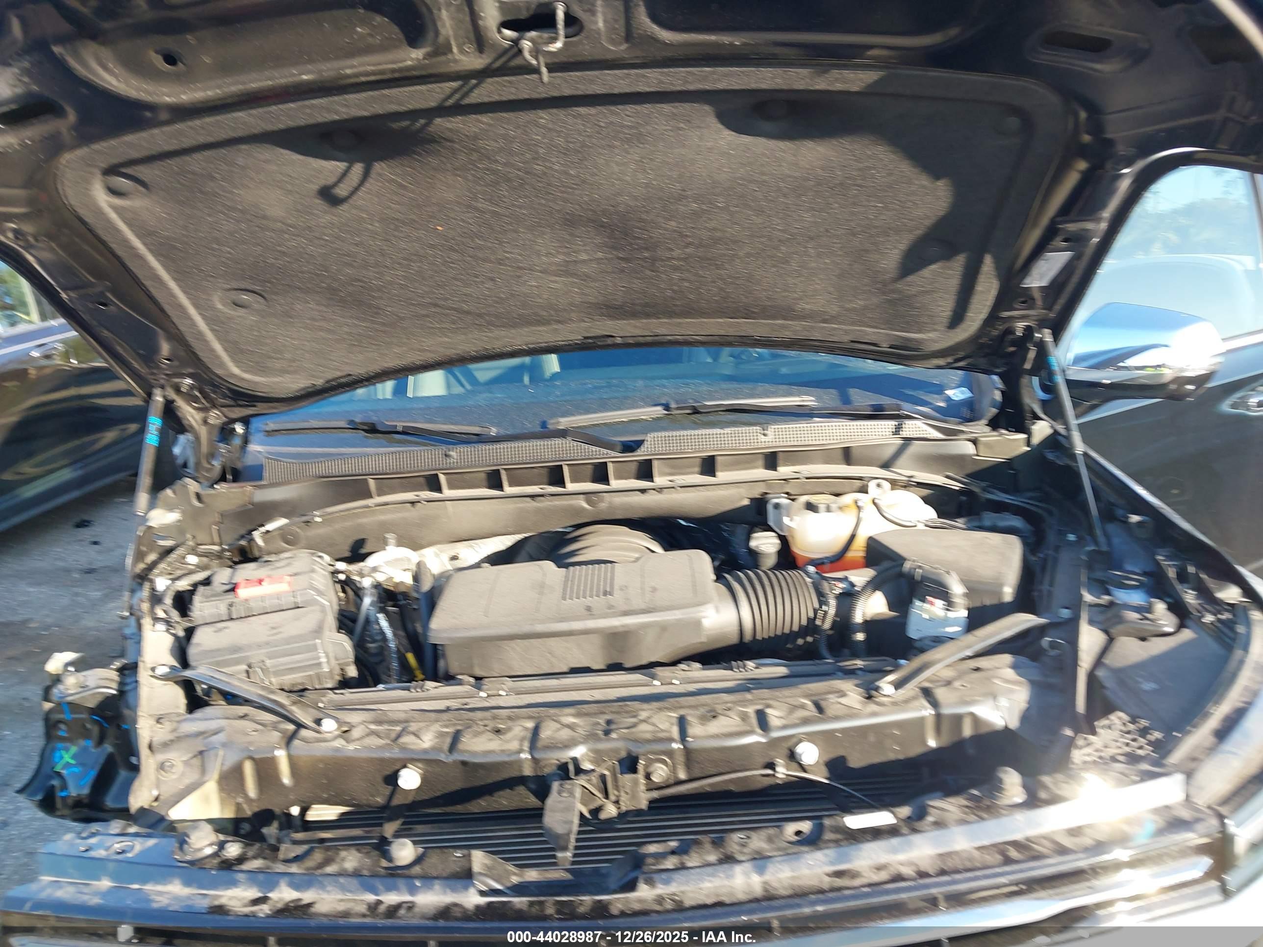 CHEVROLET SUBURBAN image 10
