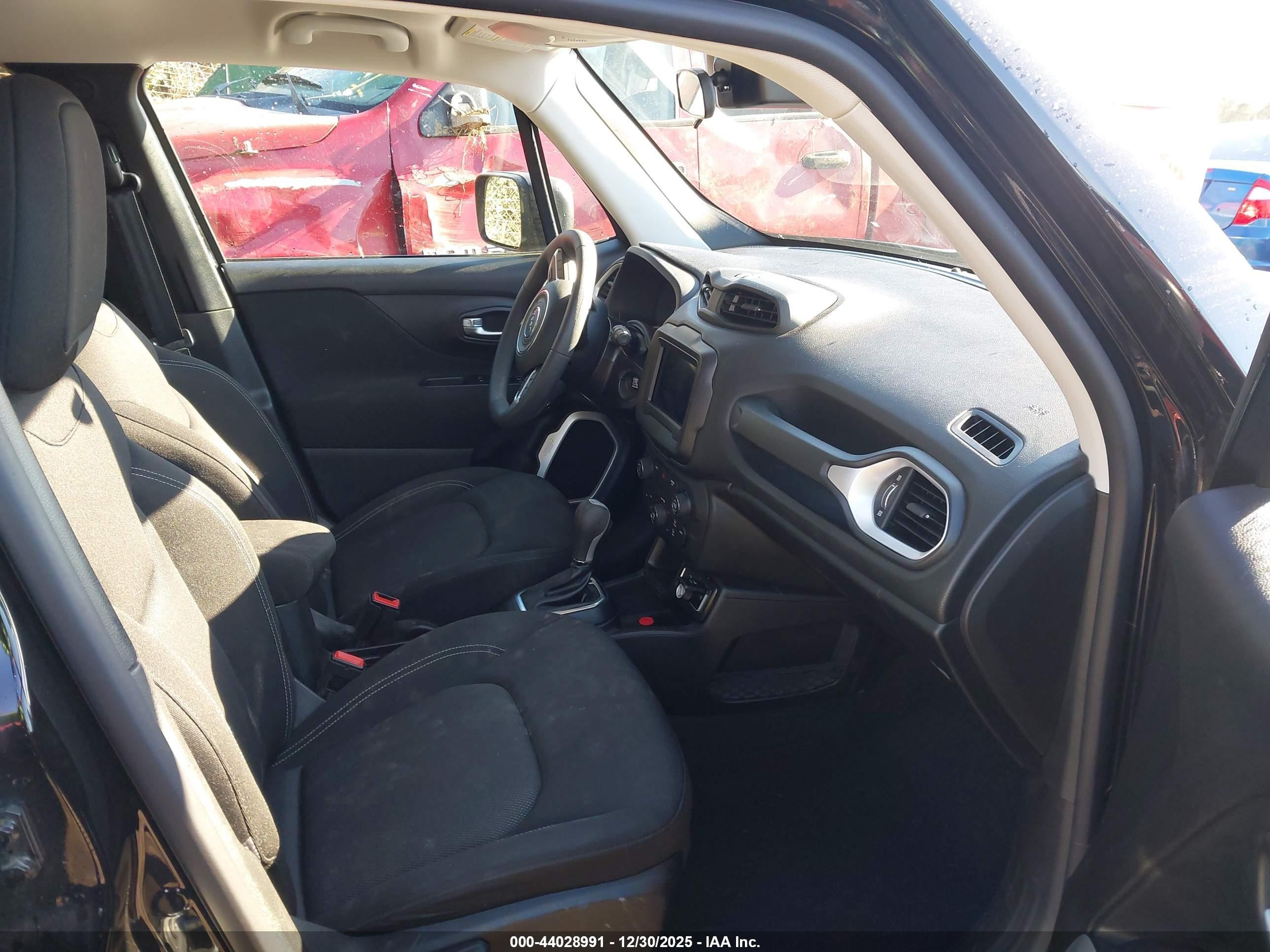 JEEP RENEGADE image 5