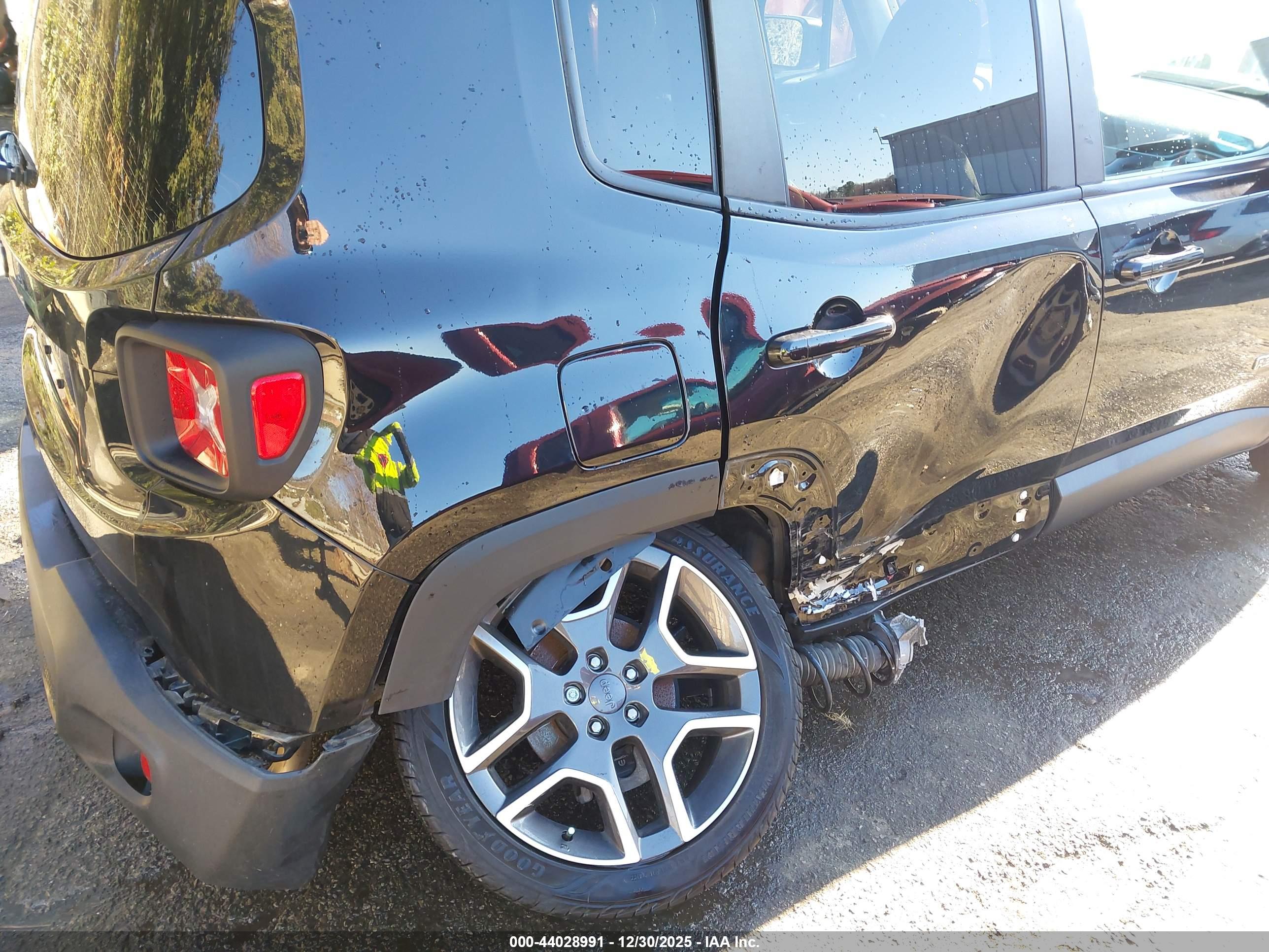 JEEP RENEGADE image 6