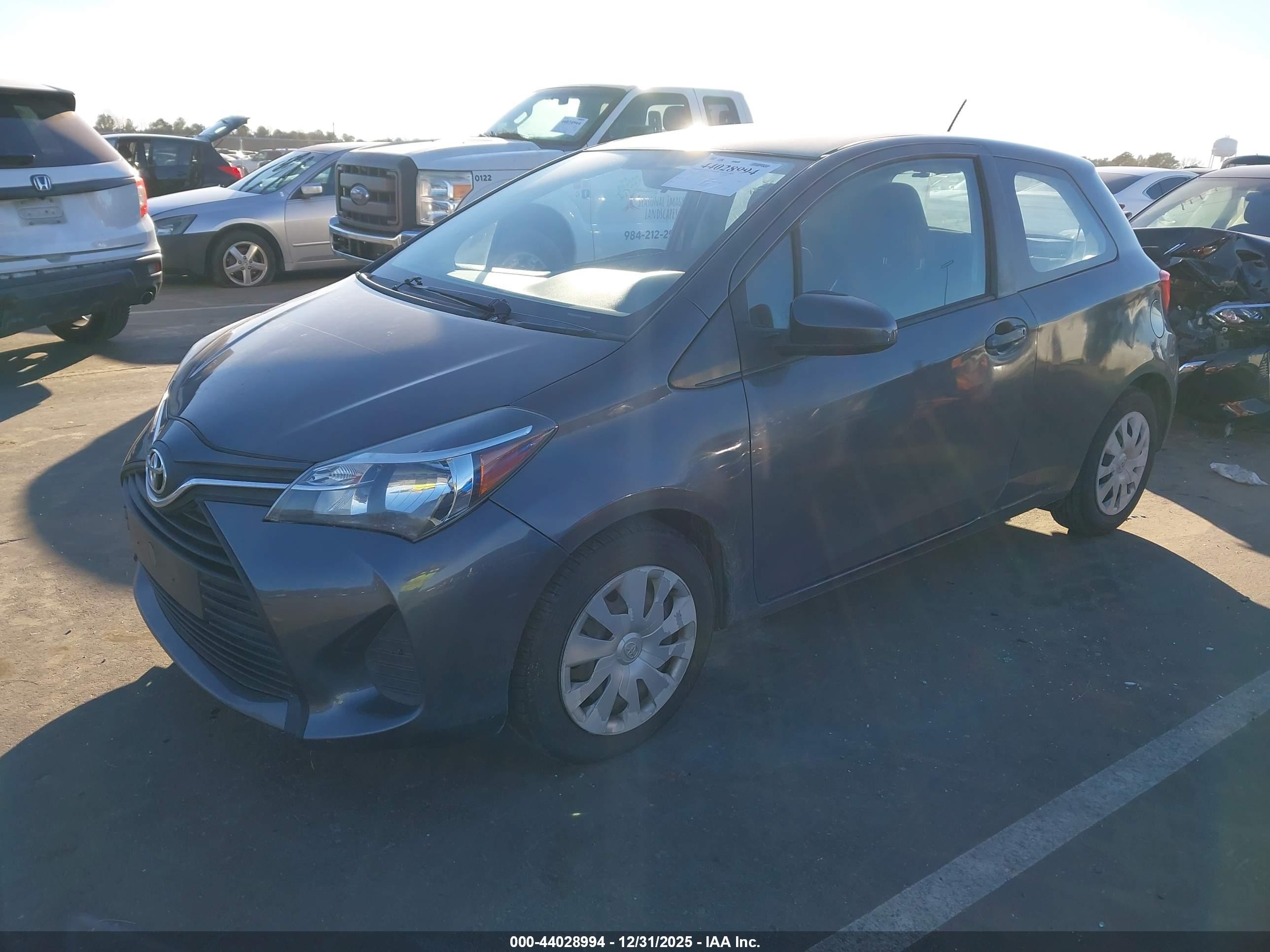 TOYOTA YARIS image 2