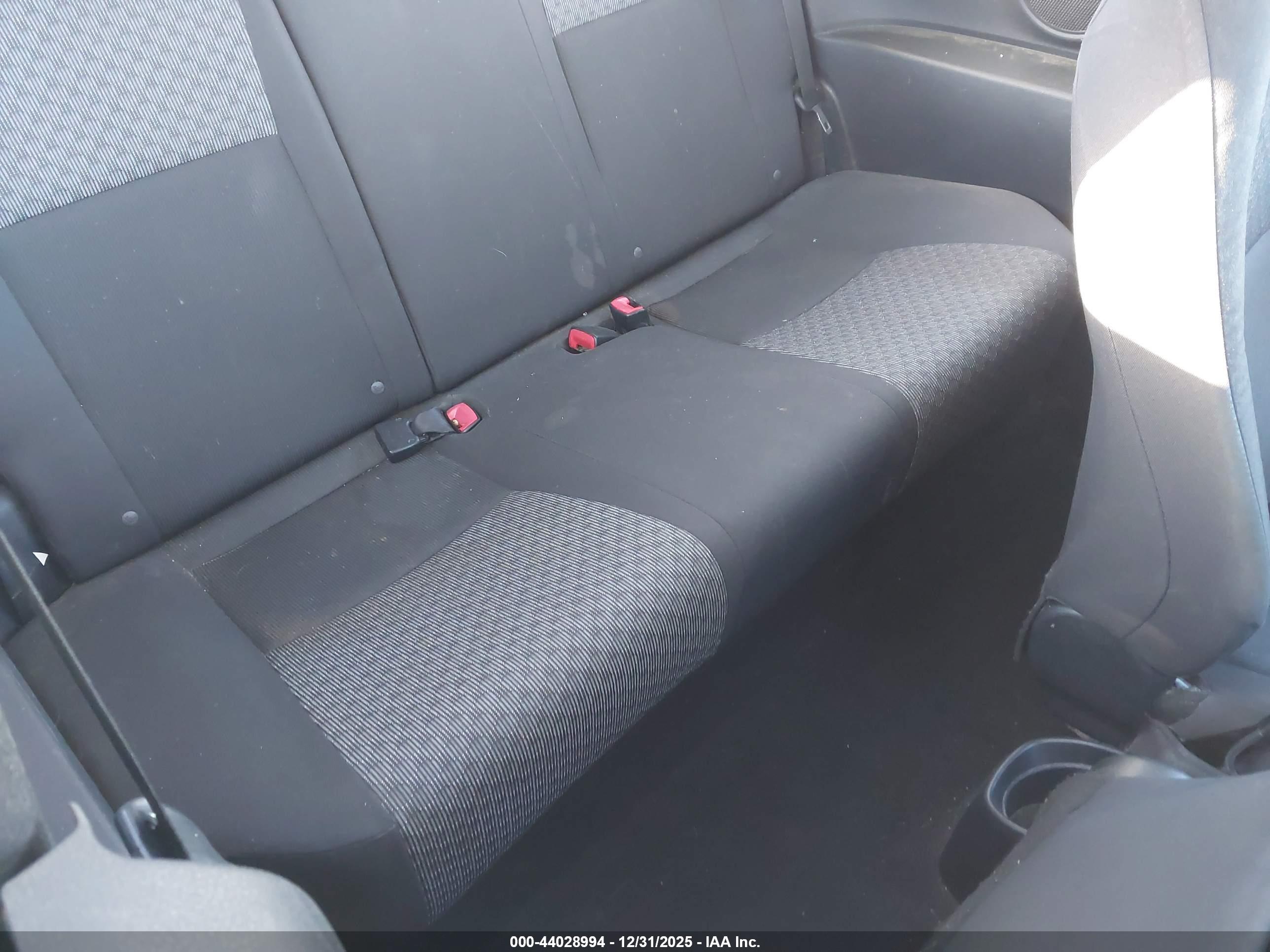 TOYOTA YARIS image 8