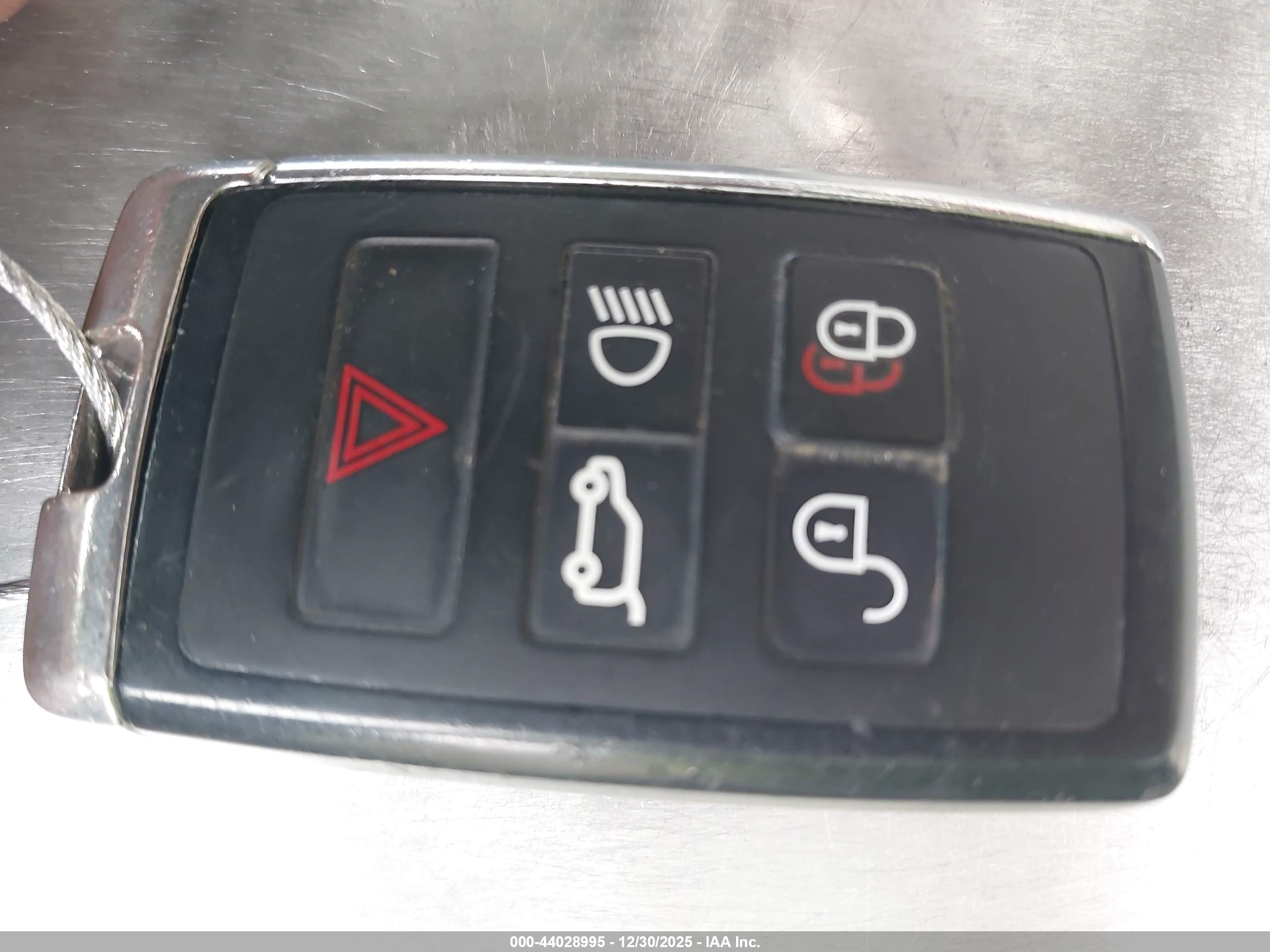 LAND ROVER image 11